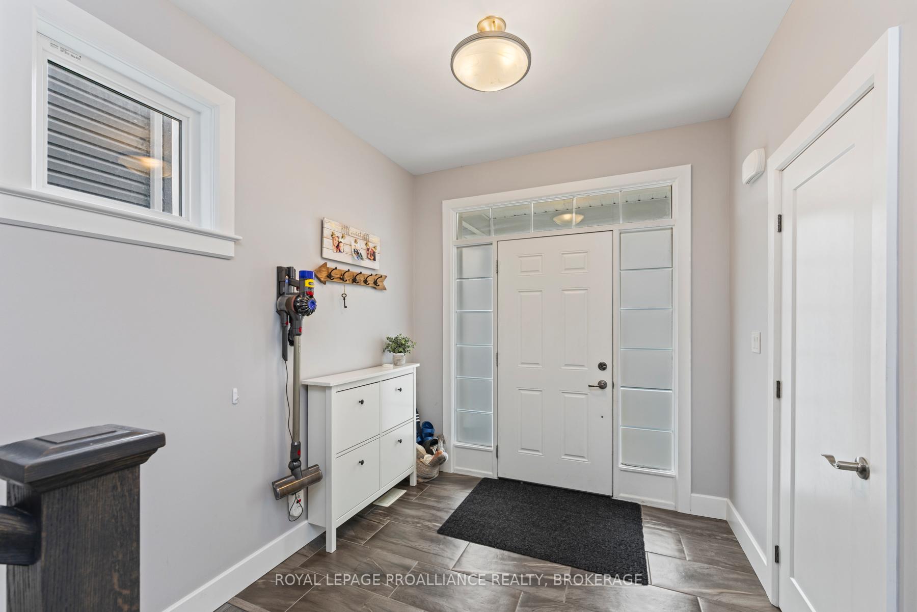 Photo 5 of 119 Hazlett Street, Loyalist, Amherstview — HOMEH