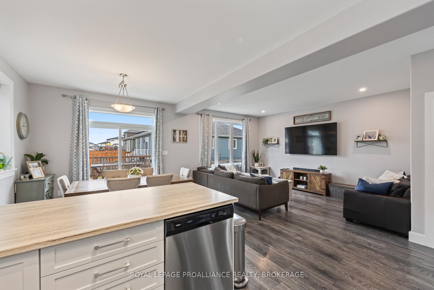 Photo 11 of 119 Hazlett Street, Loyalist, Amherstview — HOMEH