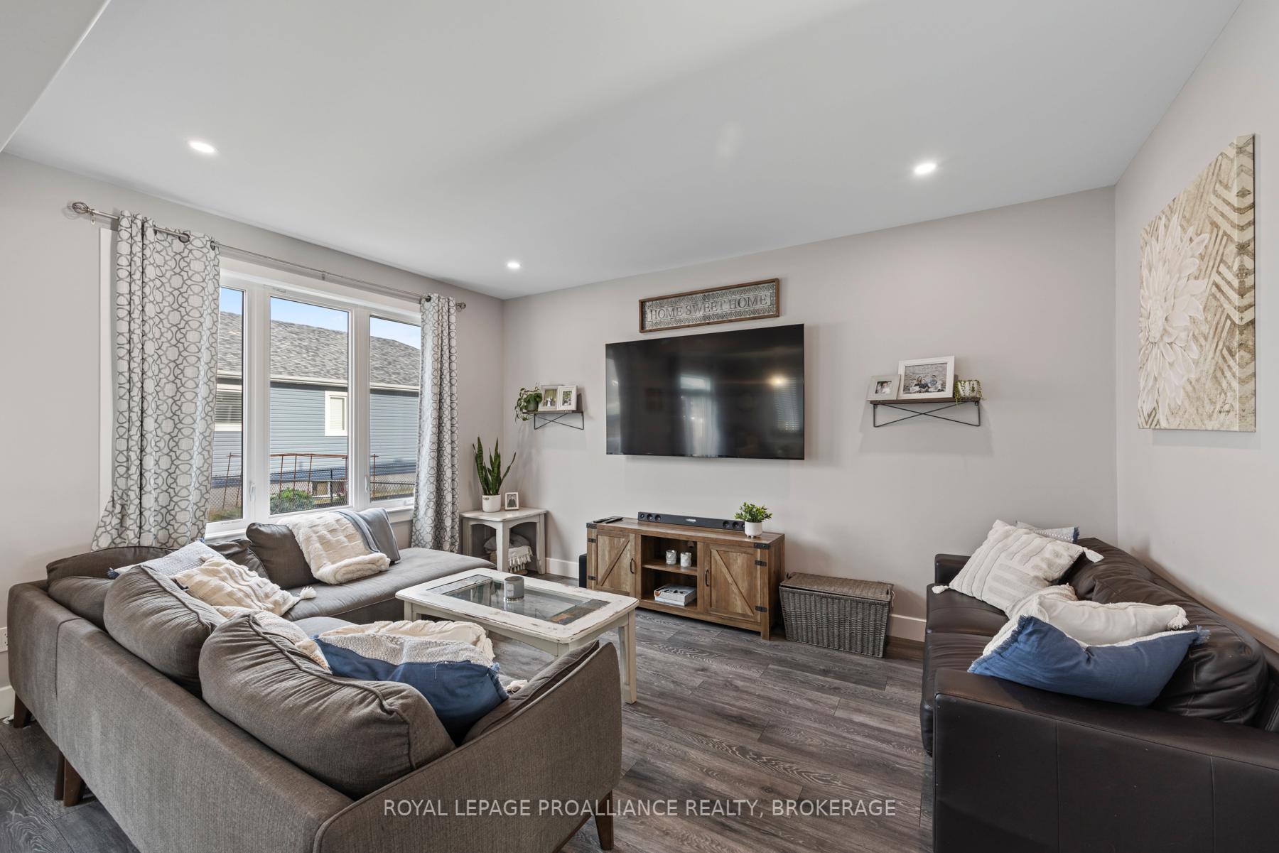 Photo 12 of 119 Hazlett Street, Loyalist, Amherstview — HOMEH