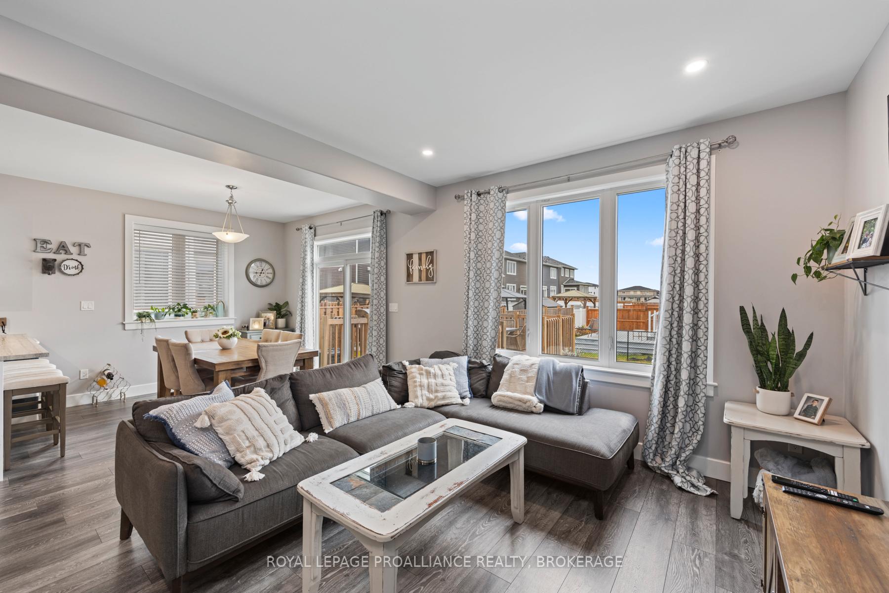 Photo 14 of 119 Hazlett Street, Loyalist, Amherstview — HOMEH