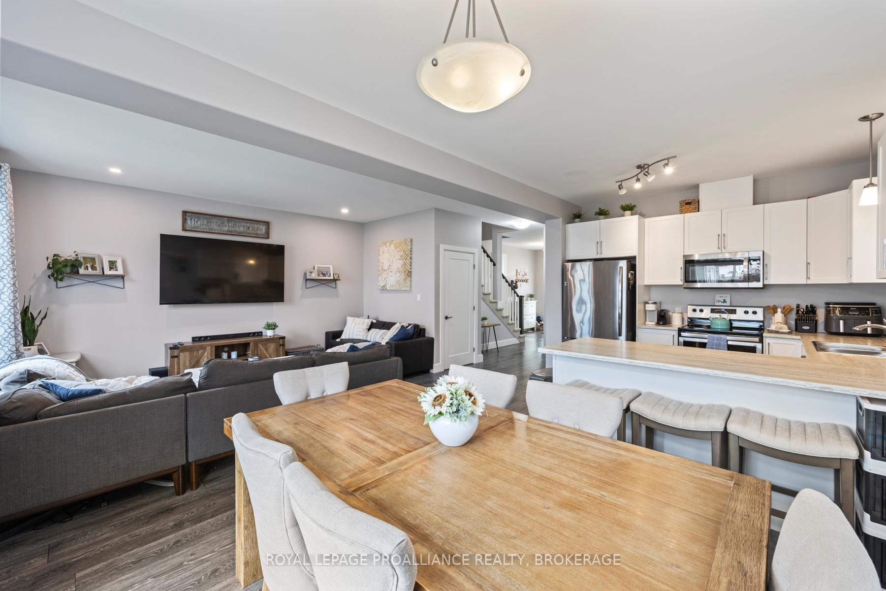 Photo 16 of 119 Hazlett Street, Loyalist, Amherstview — HOMEH