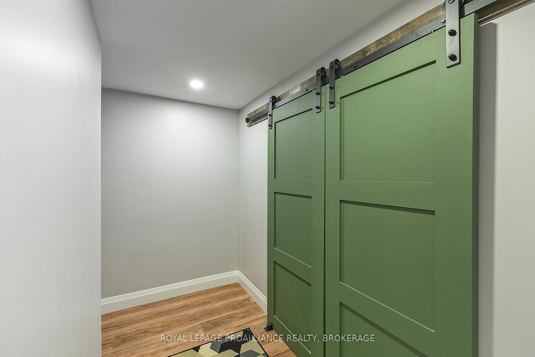 Photo 32 of 119 Hazlett Street, Loyalist, Amherstview — HOMEH
