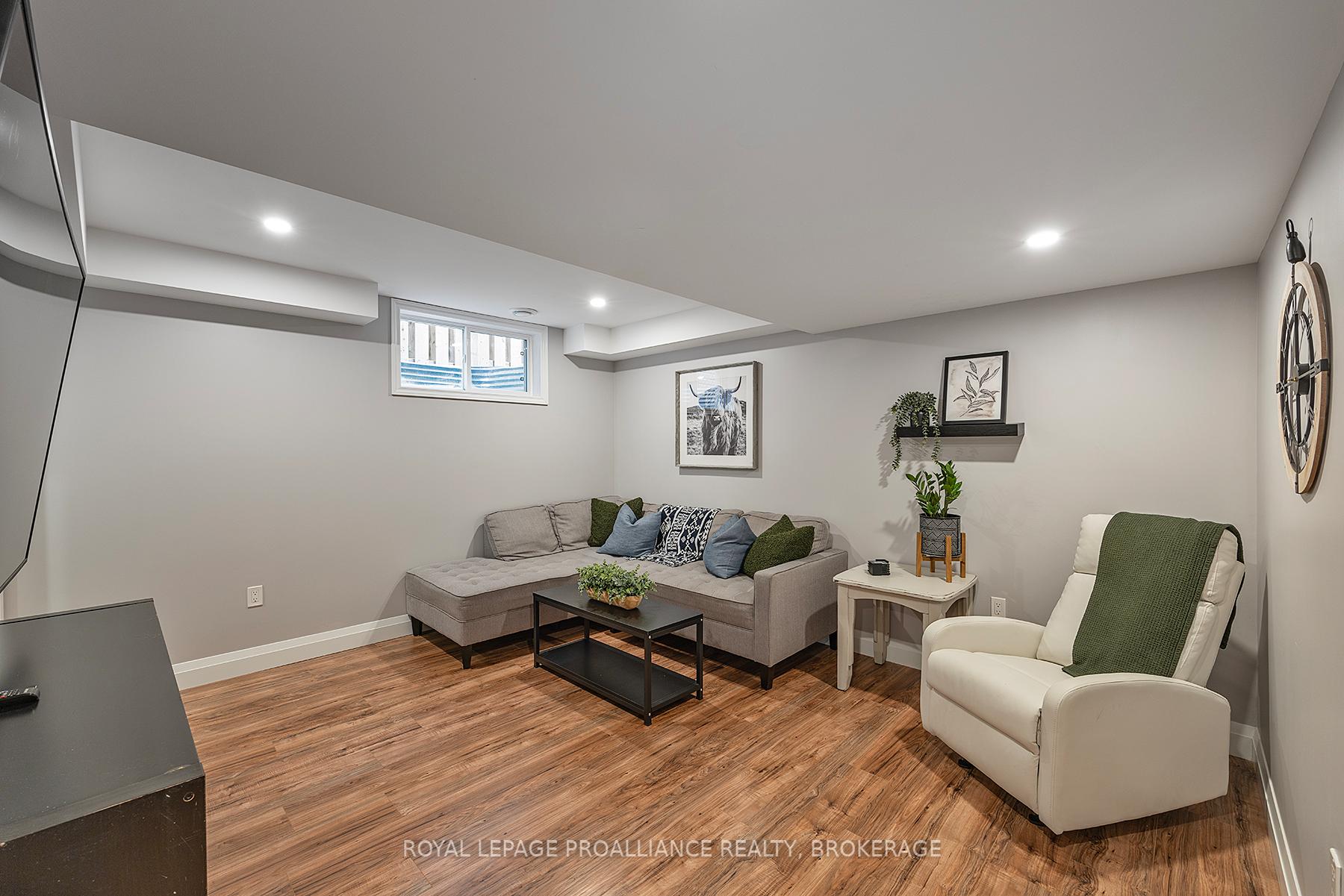 Photo 34 of 119 Hazlett Street, Loyalist, Amherstview — HOMEH