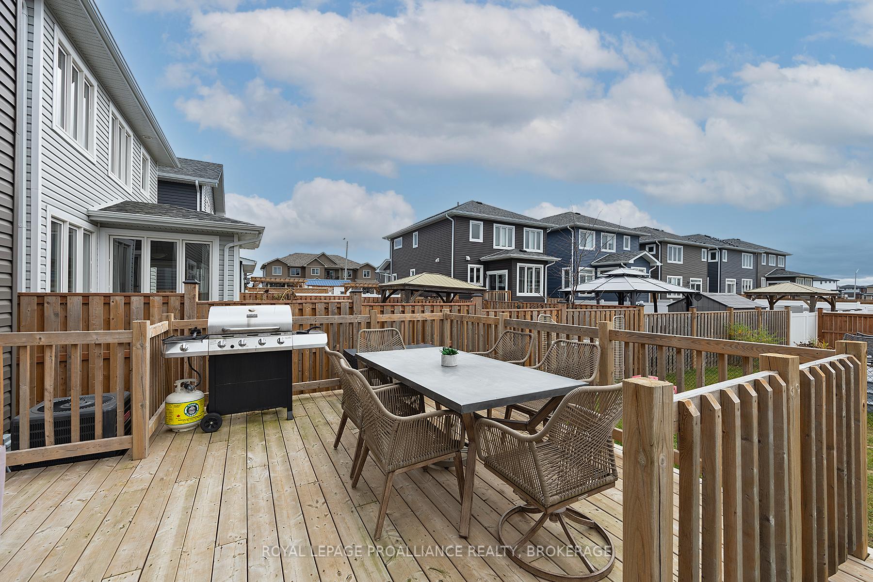 Photo 40 of 119 Hazlett Street, Loyalist, Amherstview — HOMEH
