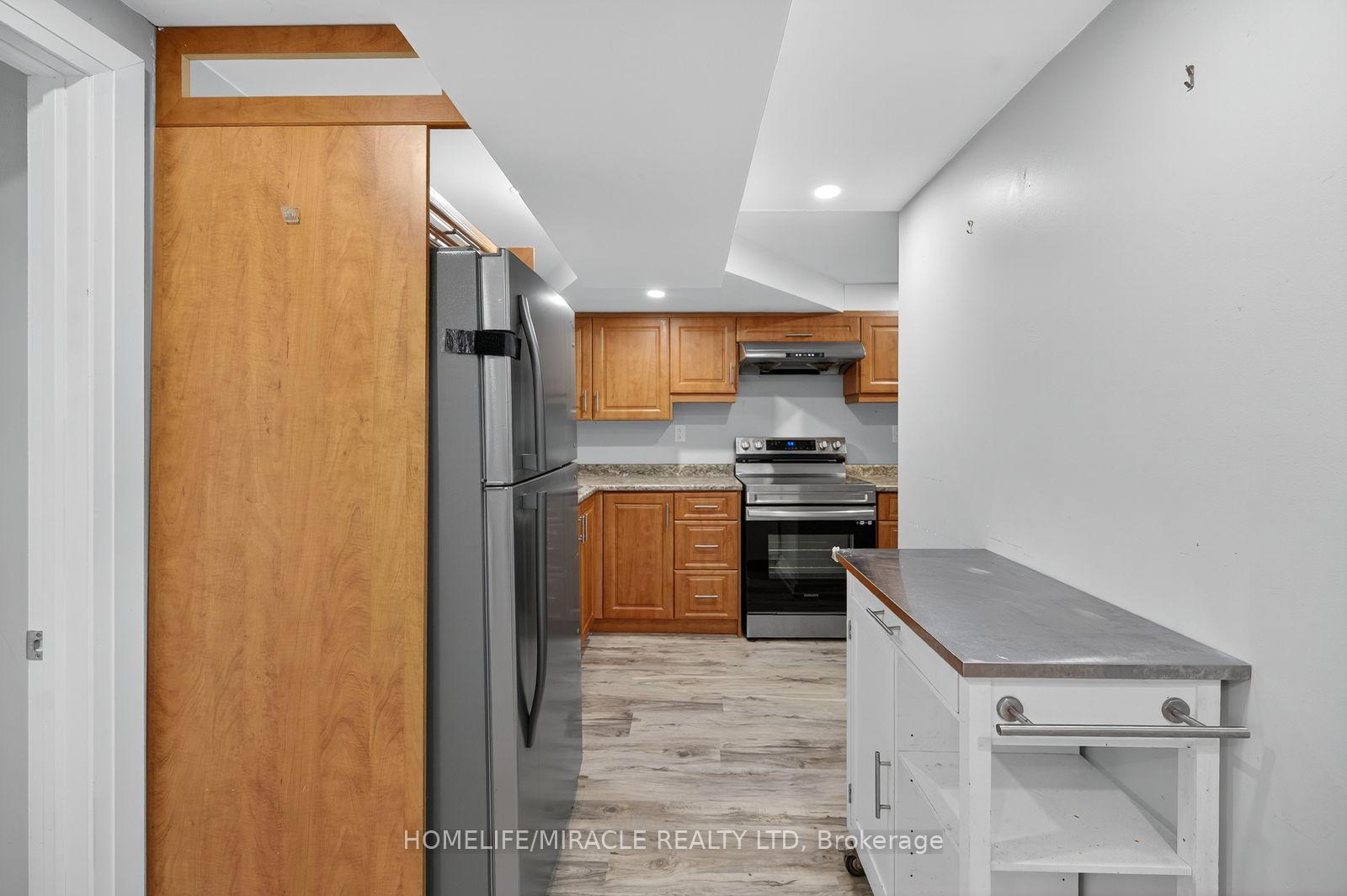 Photo 4 of 764 Upper Ottawa Street, Hamilton, Hampton Heights — HOMEH