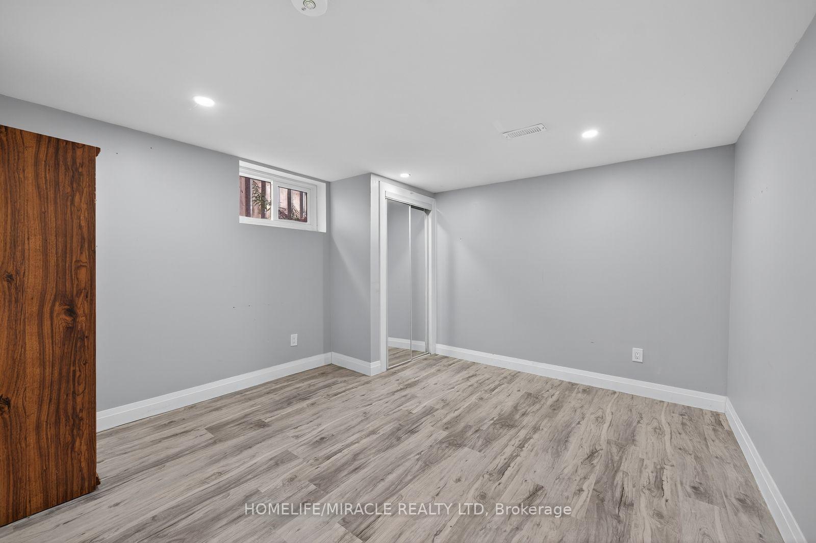 Photo 11 of 764 Upper Ottawa Street, Hamilton, Hampton Heights — HOMEH