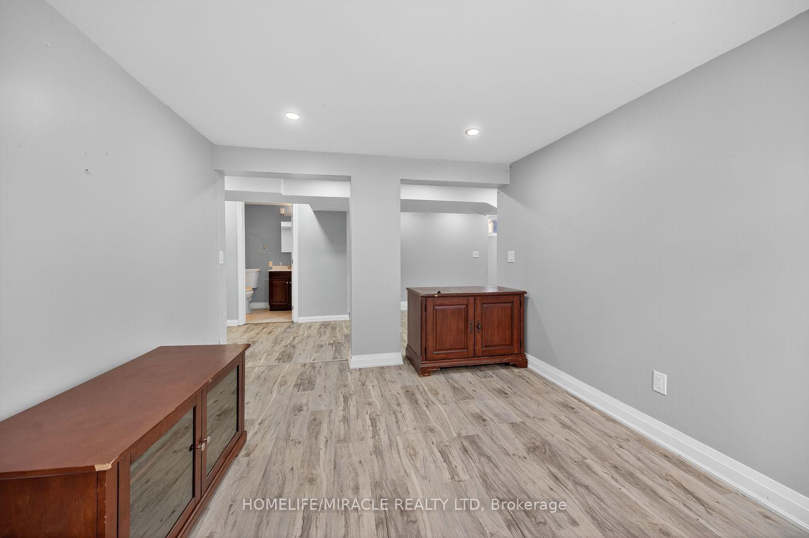 Photo 13 of 764 Upper Ottawa Street, Hamilton, Hampton Heights — HOMEH