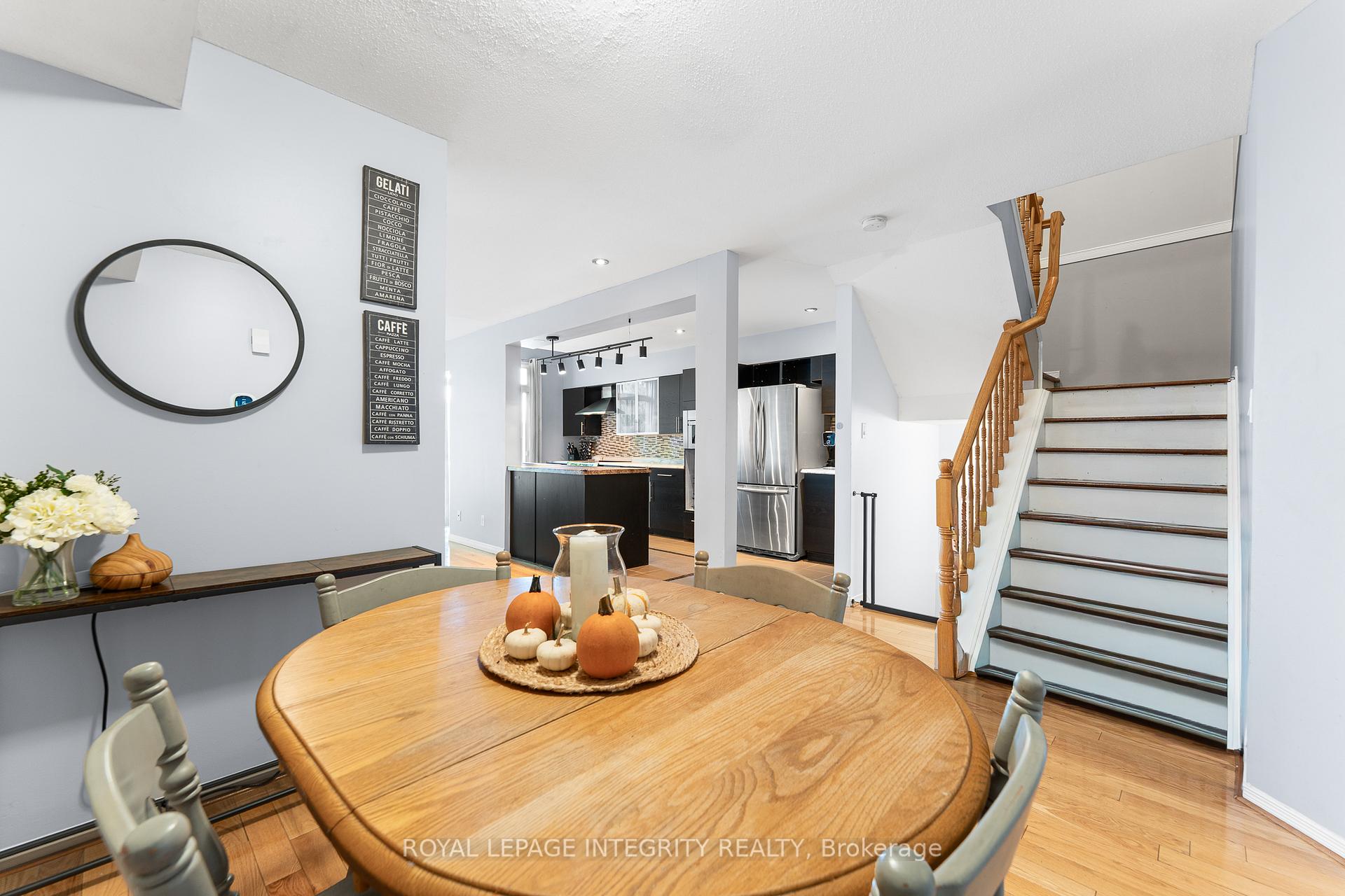Photo 7 of 5 Banchory Crescent, Ottawa, Kanata - Morgan's Grant/South March — HOMEH