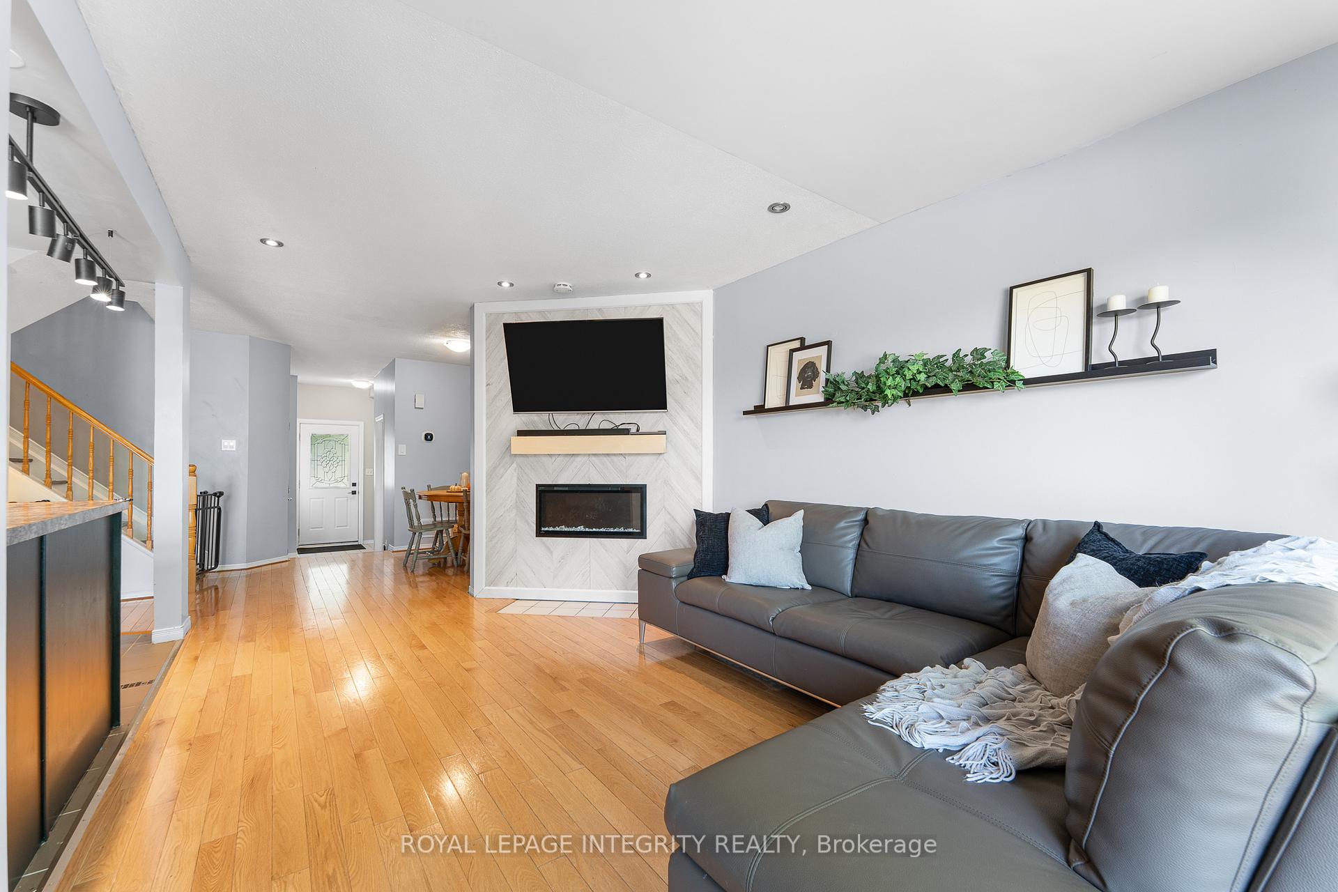 Photo 9 of 5 Banchory Crescent, Ottawa, Kanata - Morgan's Grant/South March — HOMEH