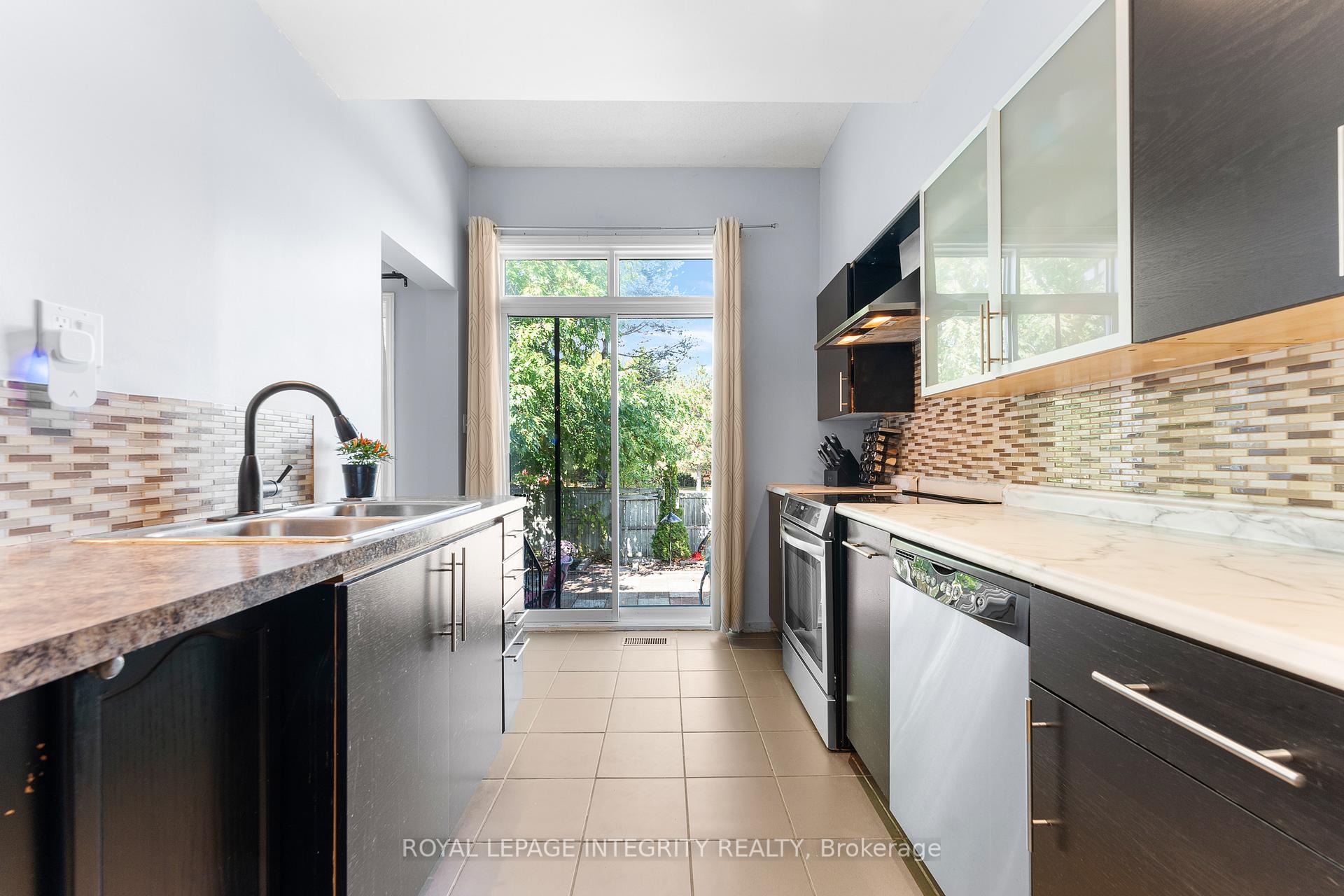 Photo 14 of 5 Banchory Crescent, Ottawa, Kanata - Morgan's Grant/South March — HOMEH