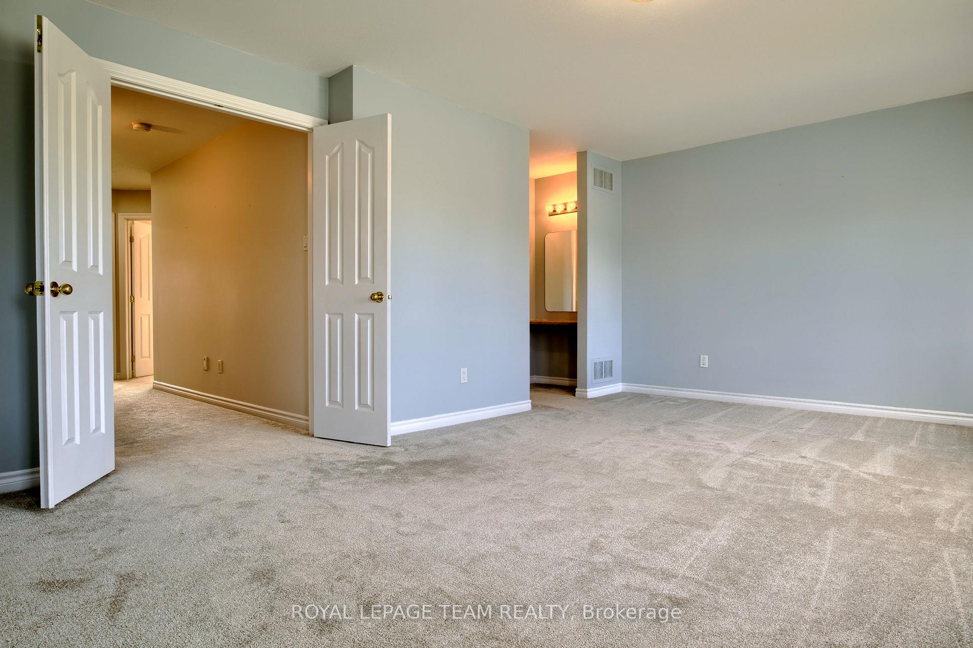Photo 10 of 110 Saddlesmith Circle, Ottawa, Kanata - Emerald Meadows/Trailwest — HOMEH