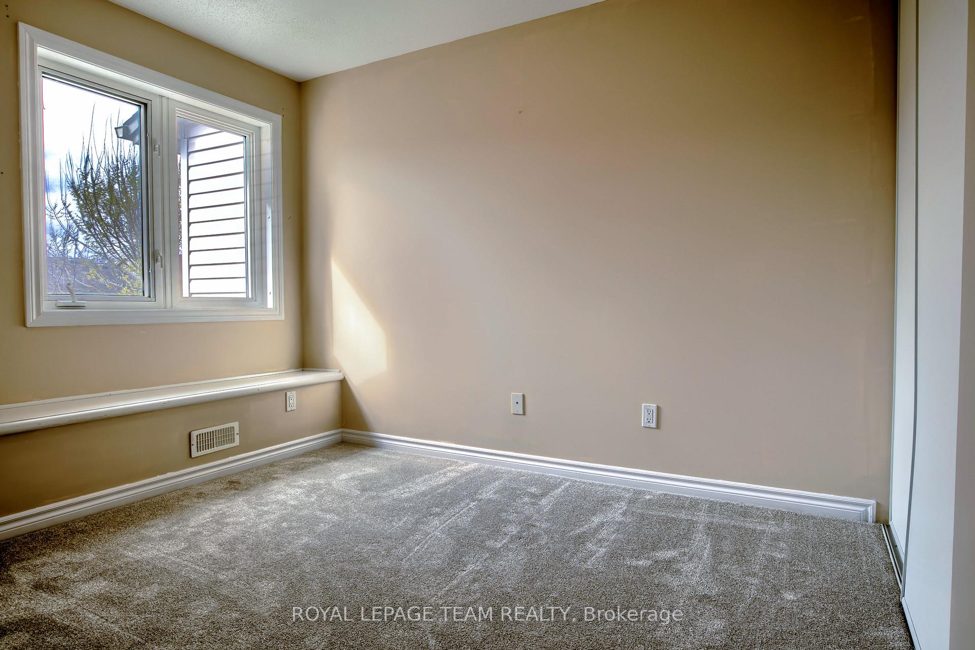 Photo 16 of 110 Saddlesmith Circle, Ottawa, Kanata - Emerald Meadows/Trailwest — HOMEH
