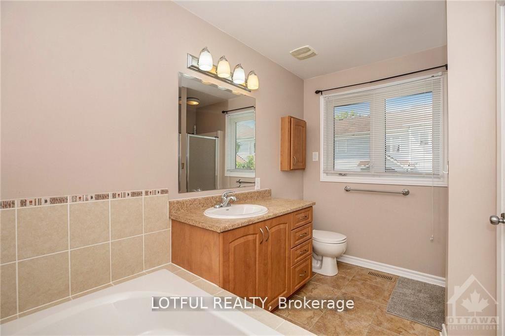 Photo 15 of 115 Woodmill Terrace, Ottawa, Kanata - Morgan's Grant/South March — HOMEH