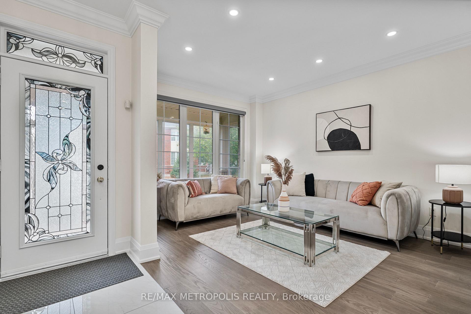 Photo 3 of 71 Forestbrook Drive, Markham, Box Grove — HOMEH