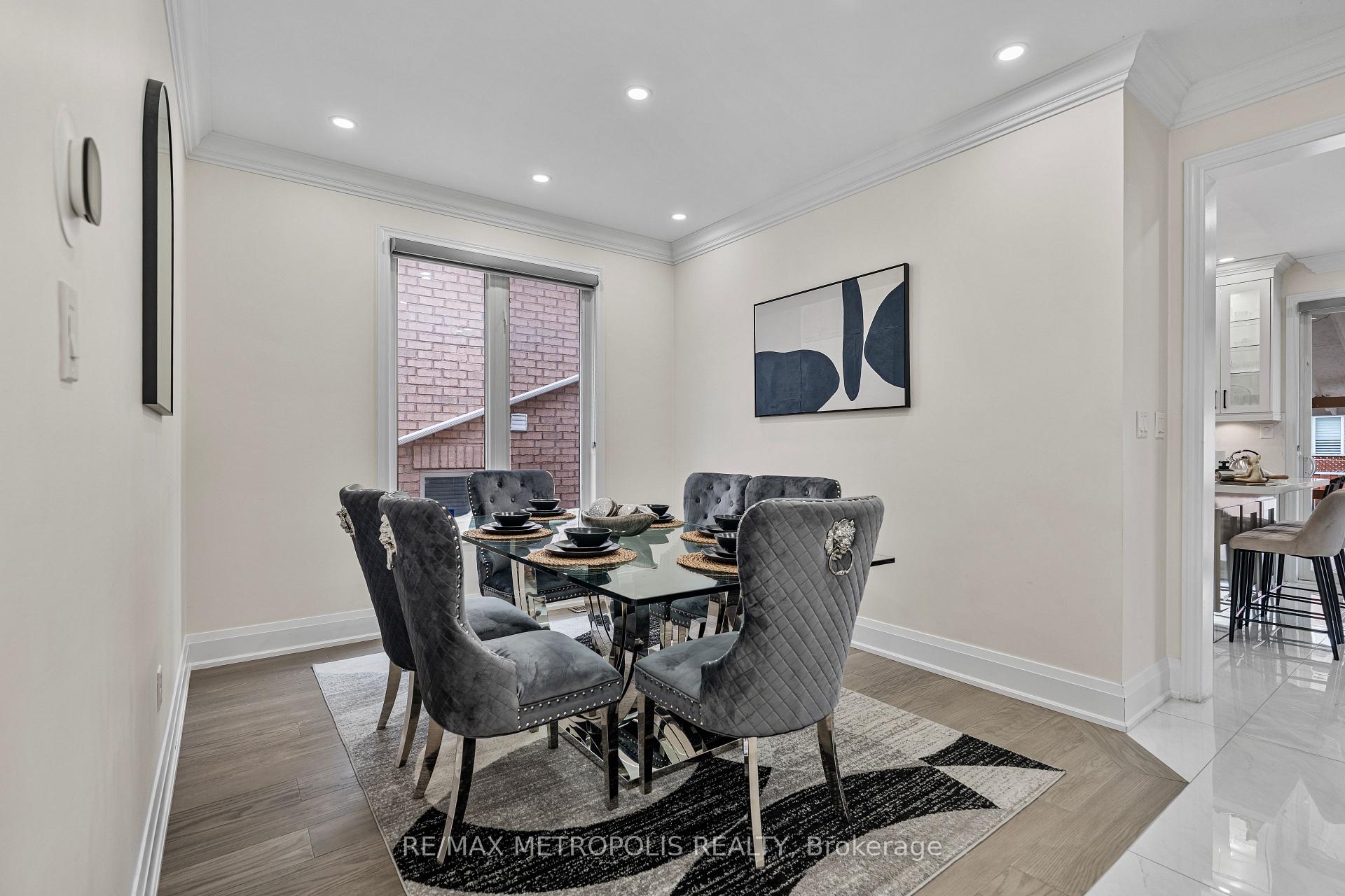 Photo 7 of 71 Forestbrook Drive, Markham, Box Grove — HOMEH