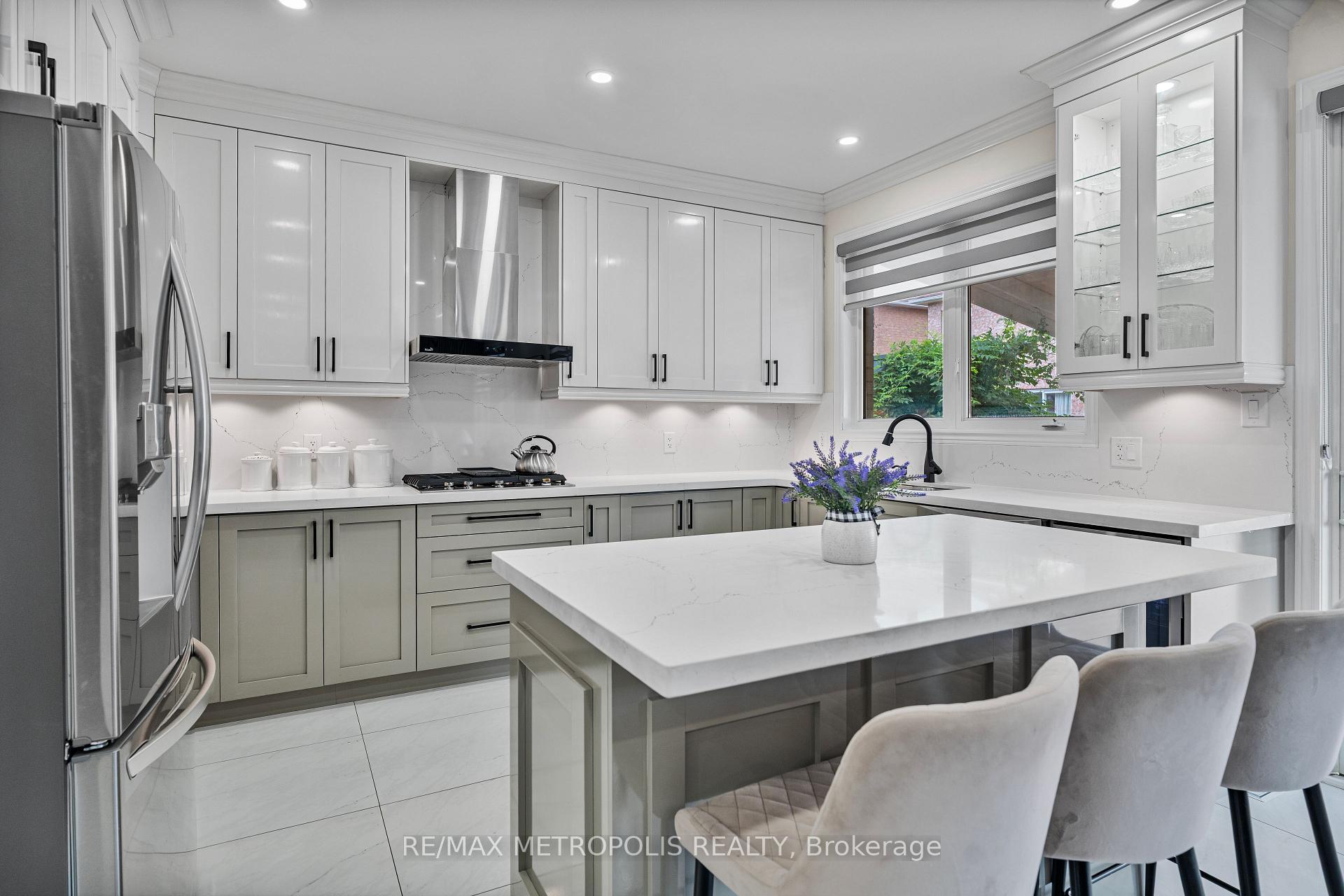 Photo 11 of 71 Forestbrook Drive, Markham, Box Grove — HOMEH