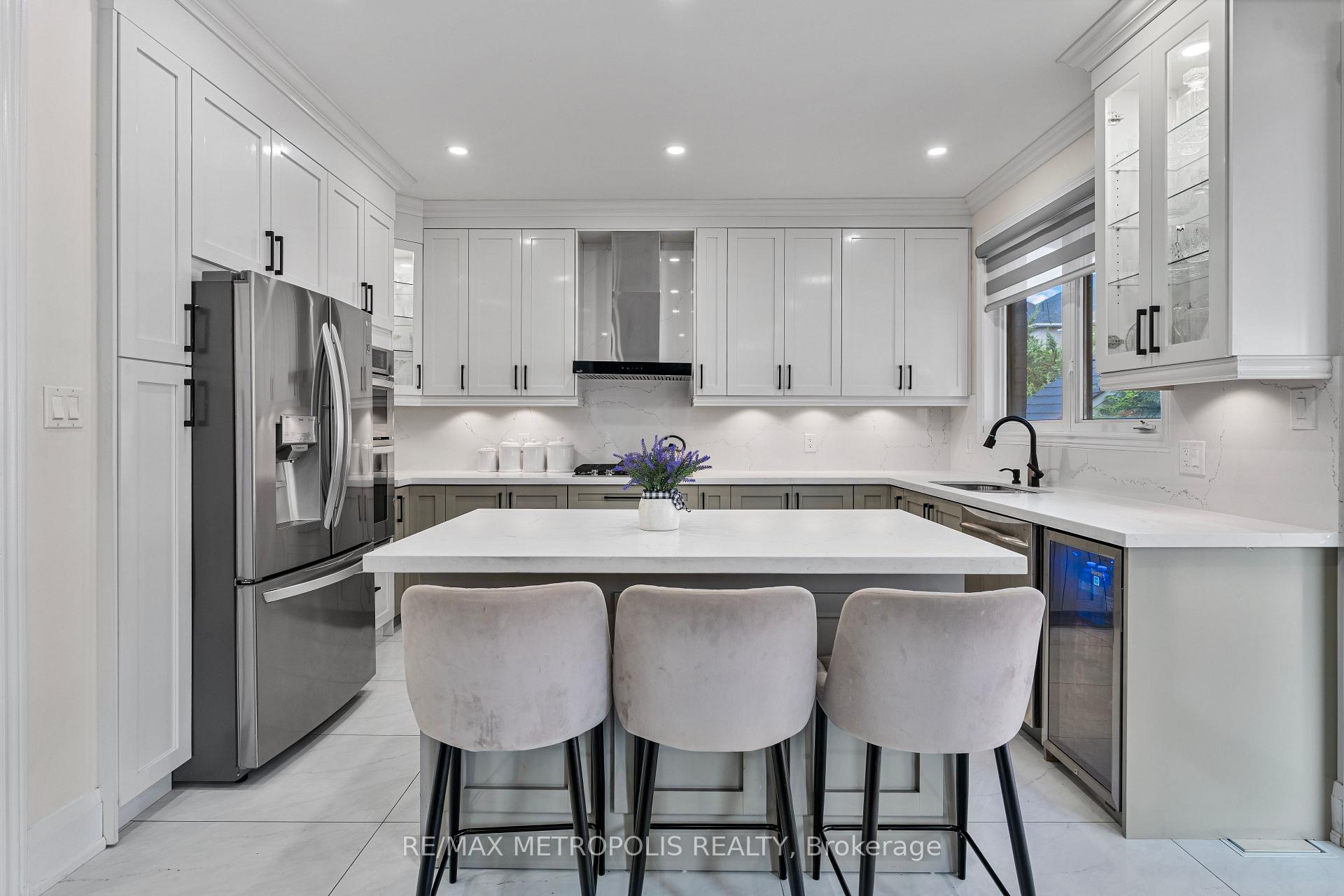 Photo 12 of 71 Forestbrook Drive, Markham, Box Grove — HOMEH