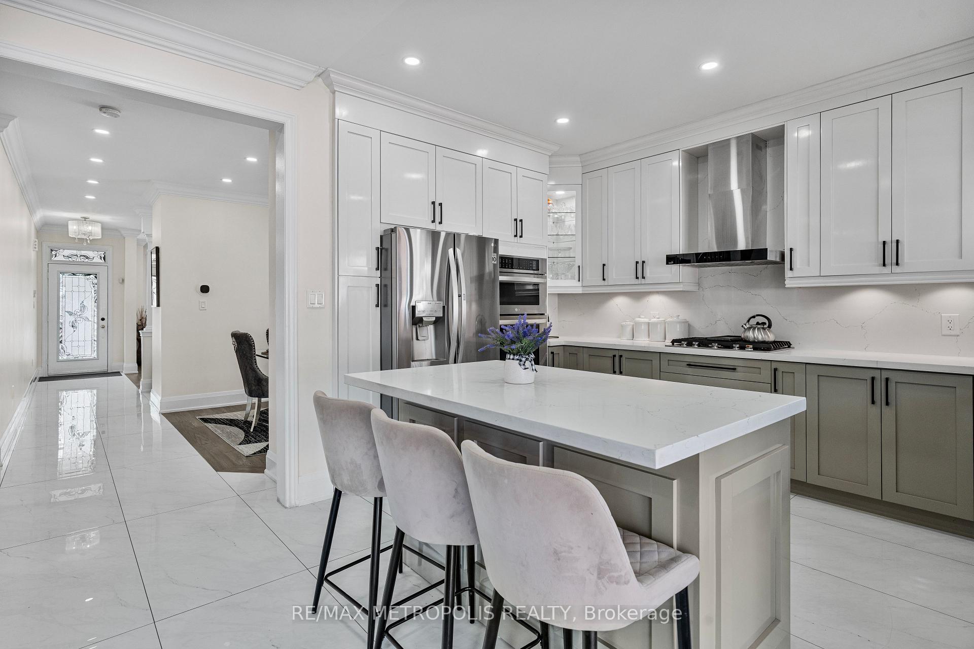 Photo 13 of 71 Forestbrook Drive, Markham, Box Grove — HOMEH