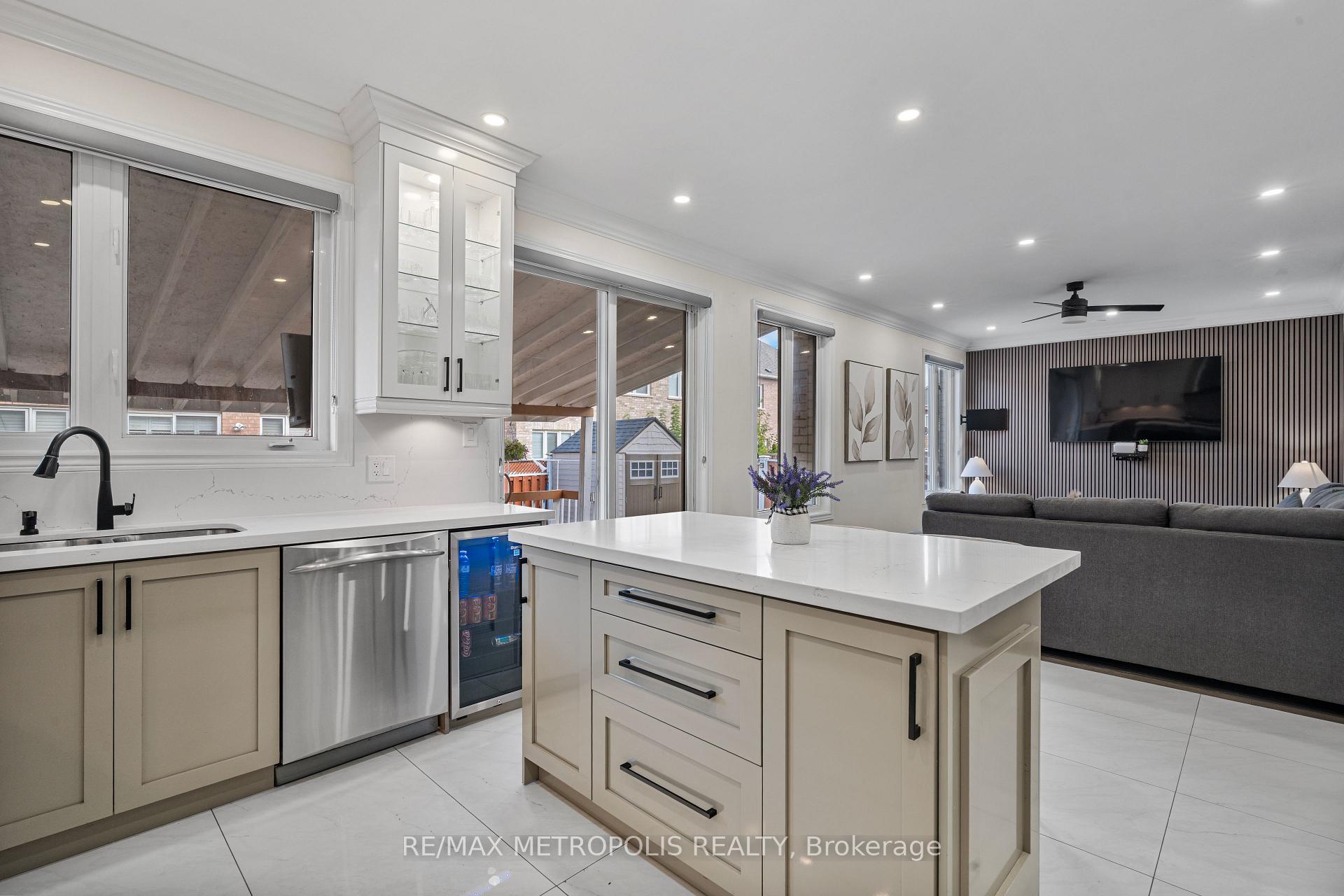 Photo 15 of 71 Forestbrook Drive, Markham, Box Grove — HOMEH