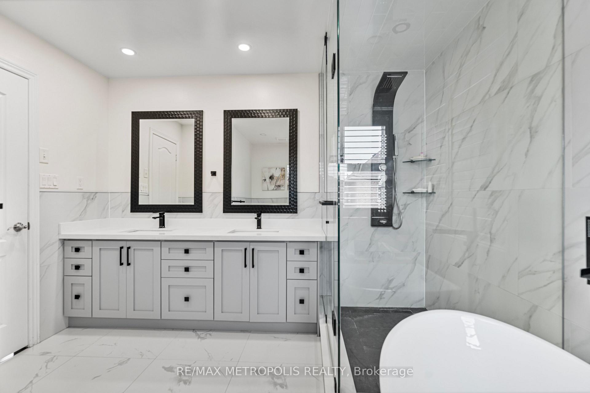 Photo 26 of 71 Forestbrook Drive, Markham, Box Grove — HOMEH