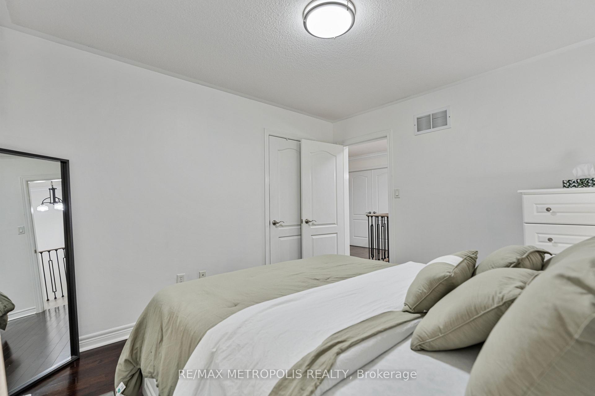 Photo 33 of 71 Forestbrook Drive, Markham, Box Grove — HOMEH