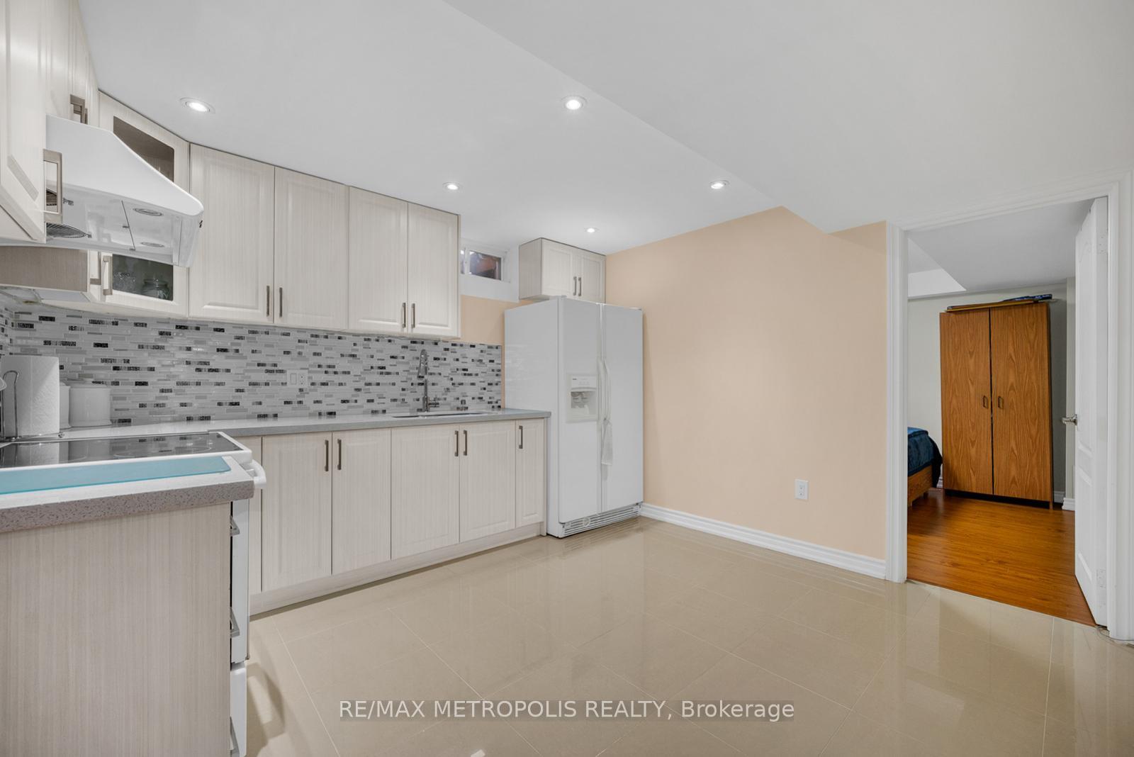 Photo 42 of 71 Forestbrook Drive, Markham, Box Grove — HOMEH