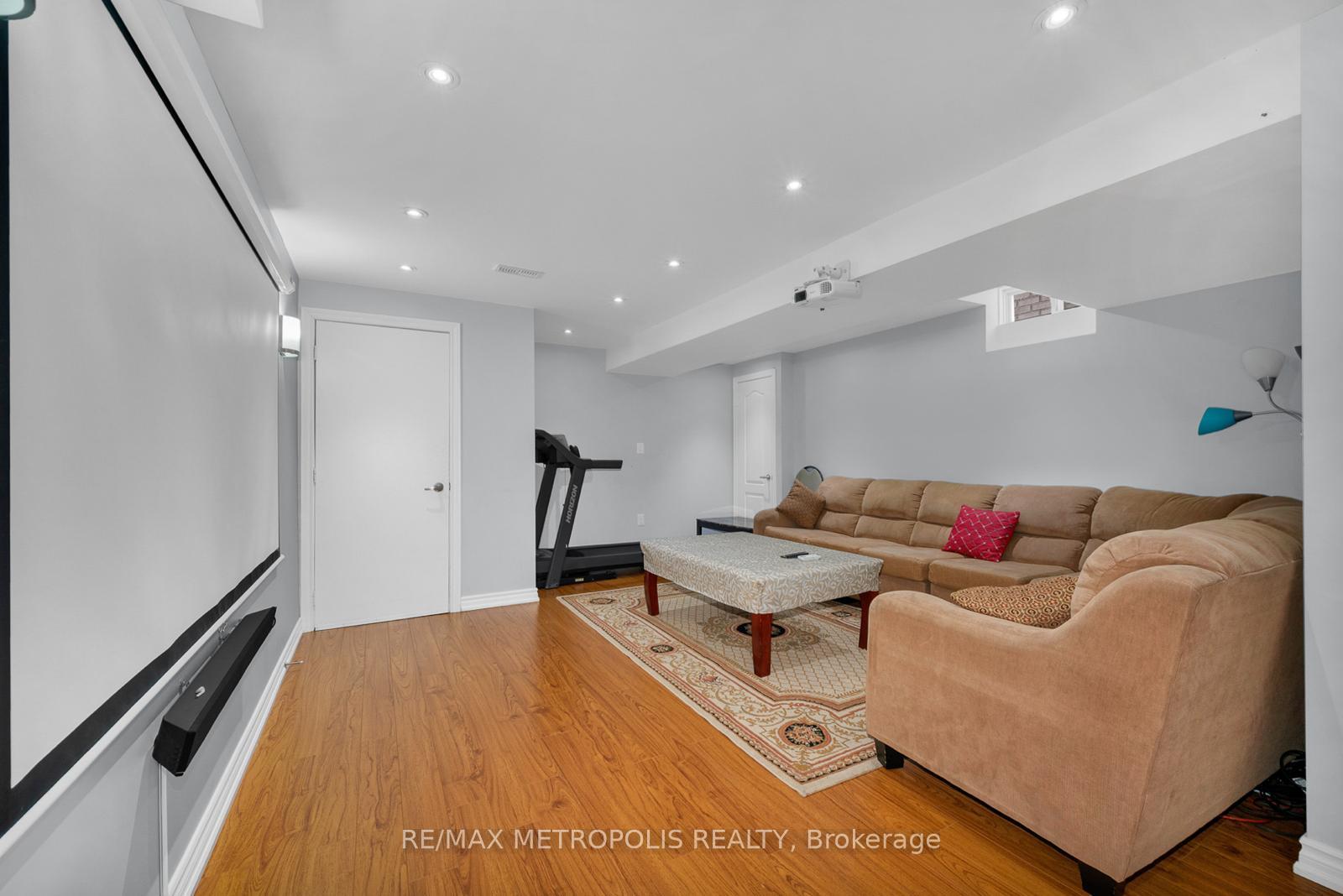Photo 45 of 71 Forestbrook Drive, Markham, Box Grove — HOMEH