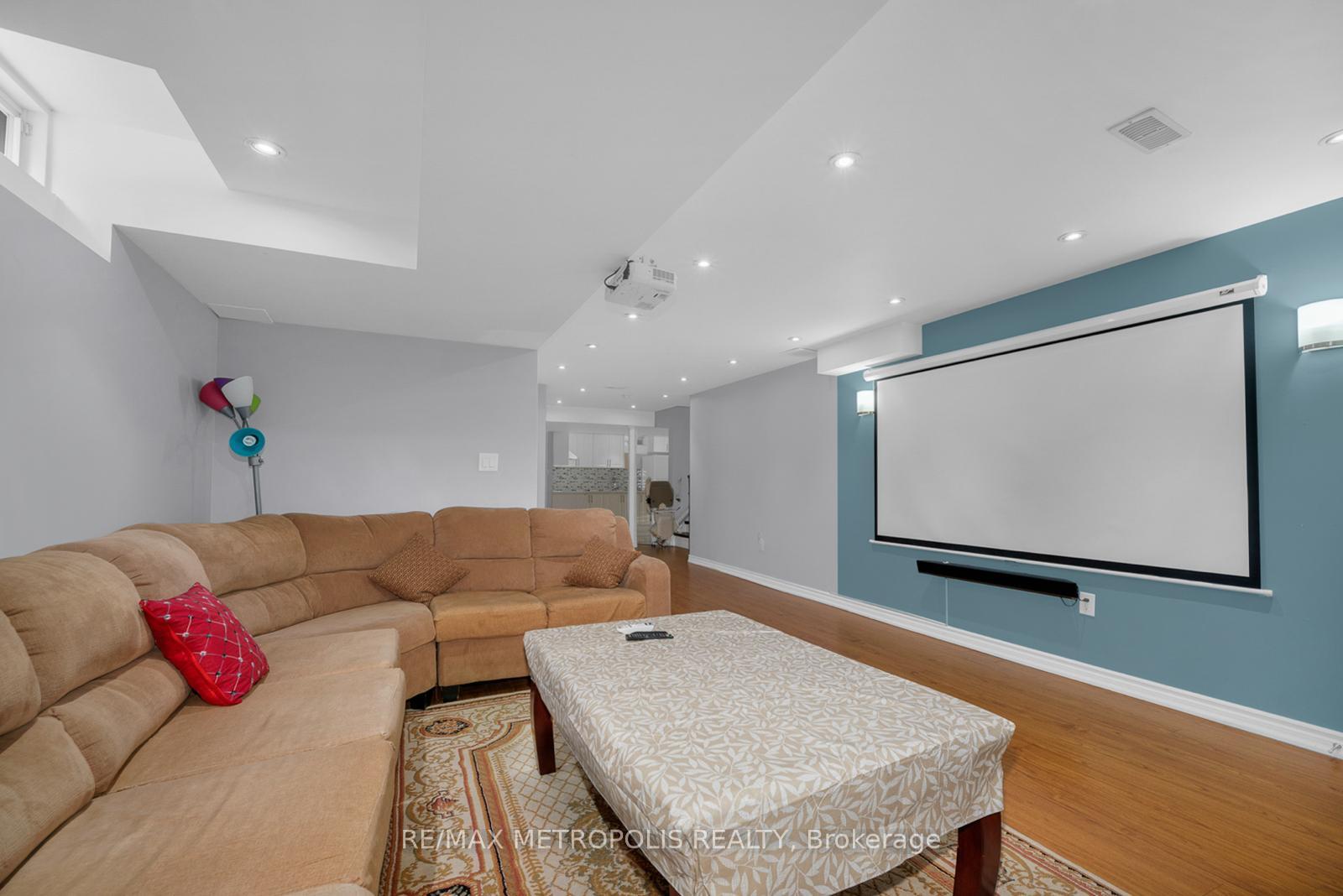 Photo 46 of 71 Forestbrook Drive, Markham, Box Grove — HOMEH