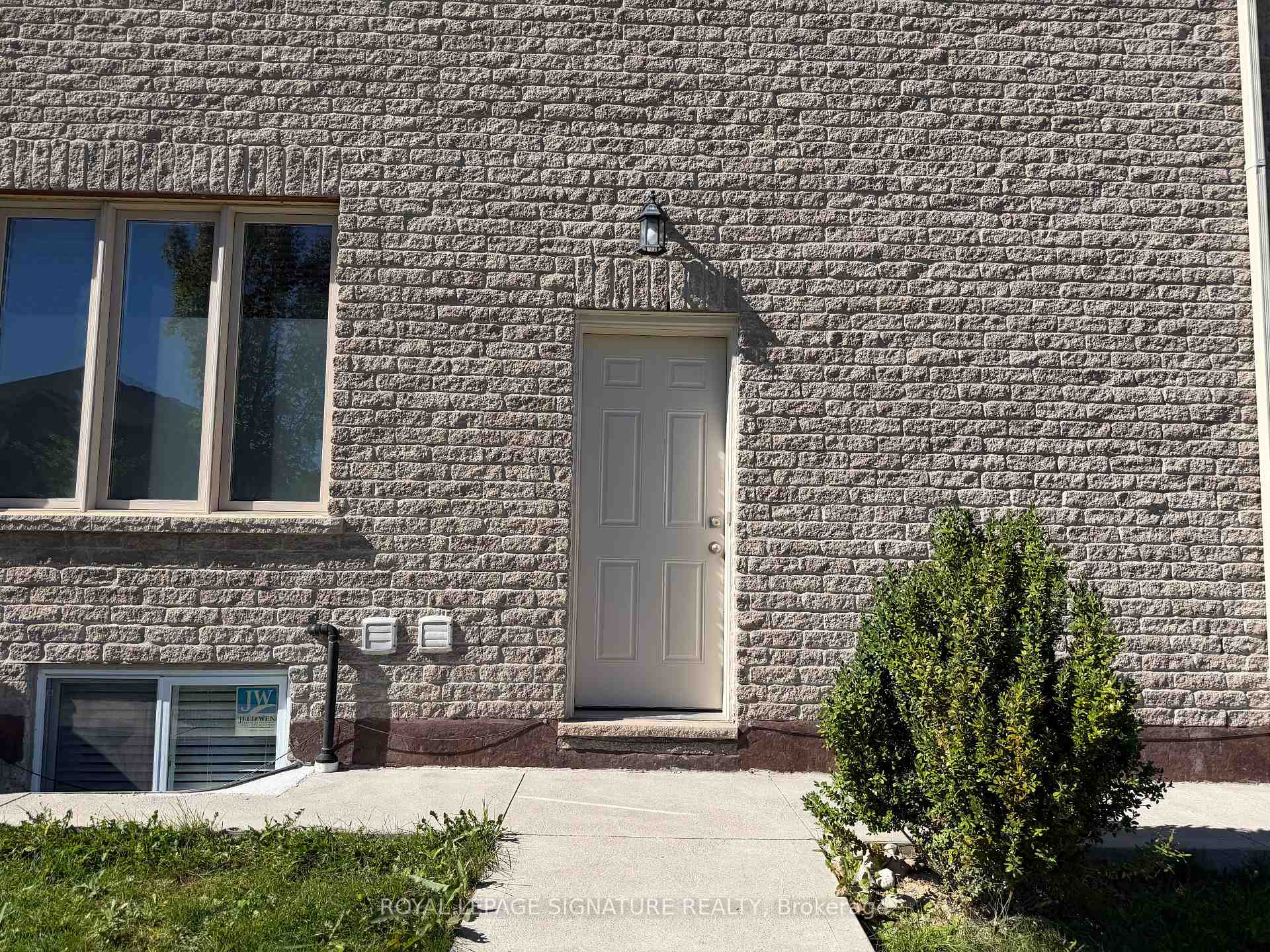 Photo 6 of Unit Bsmt, 61 Eagleglen Way, Hamilton, Carpenter — HOMEH