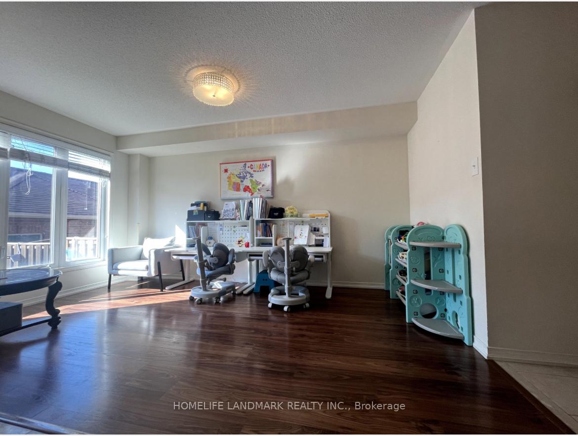 Photo 5 of 1083 Bur Oak Avenue, Markham, Wismer — HOMEH