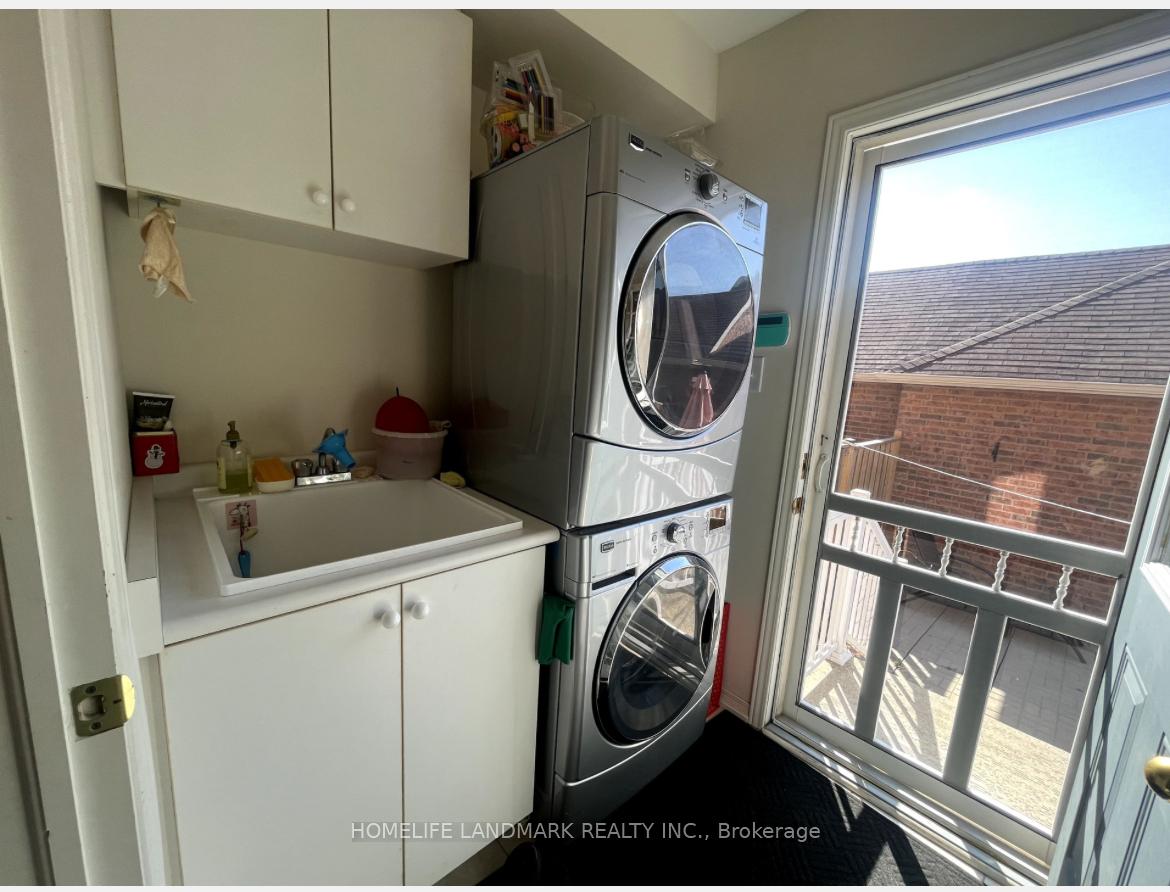 Photo 12 of 1083 Bur Oak Avenue, Markham, Wismer — HOMEH