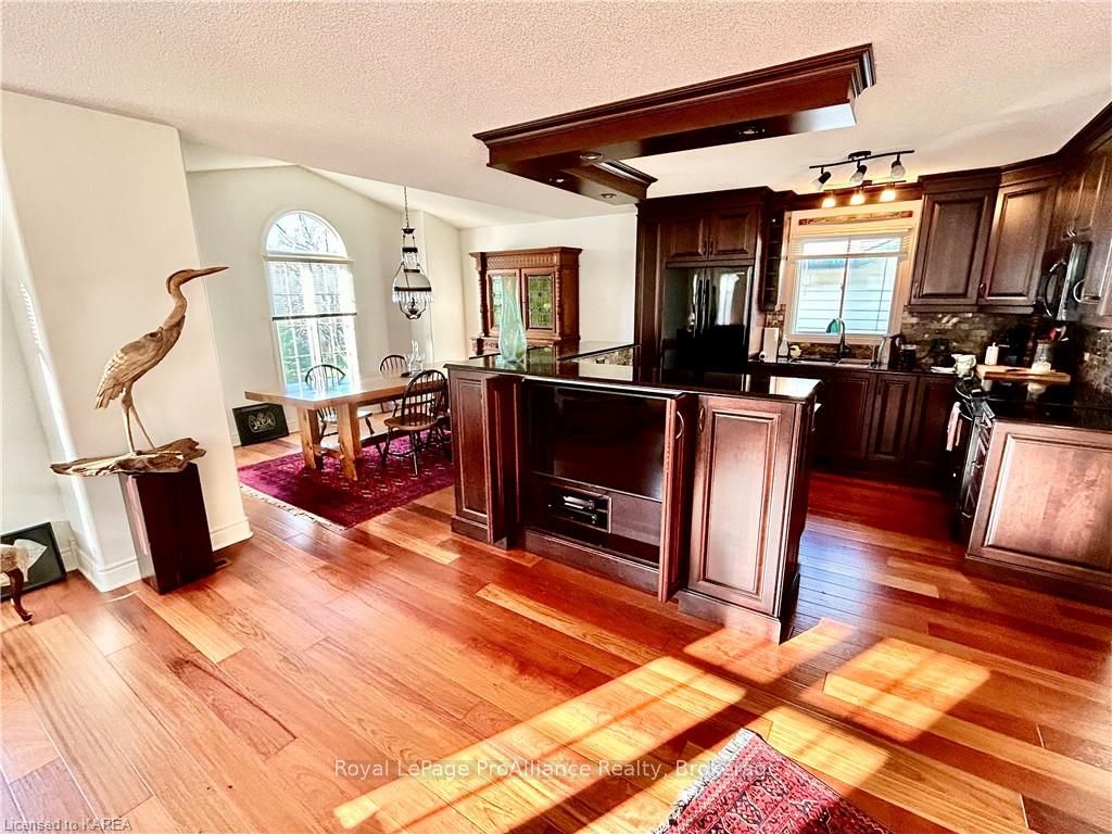 Photo 13 of 1 Bayshore Drive, Loyalist, Bath — HOMEH