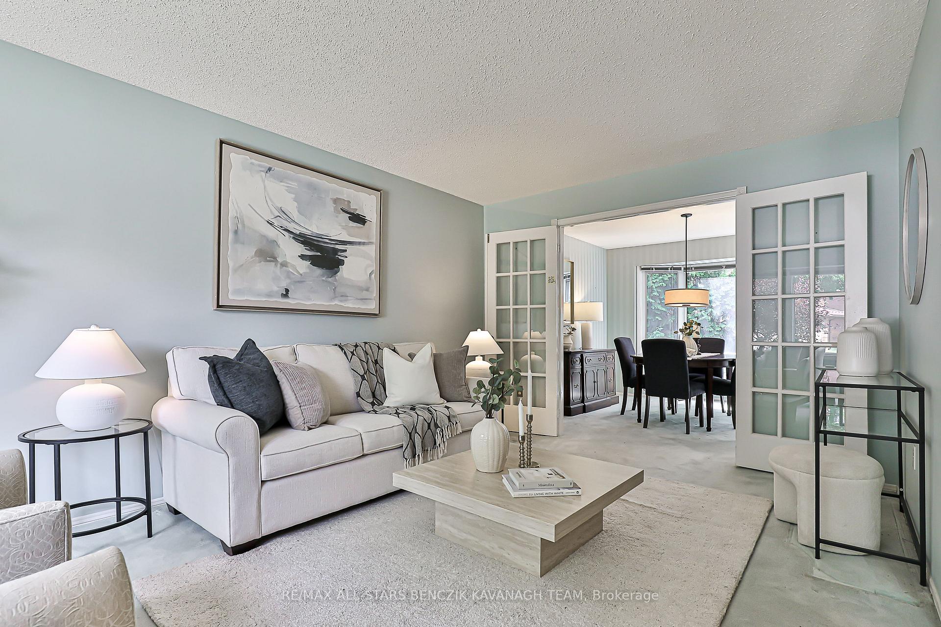 Photo 6 of 213 Fincham Avenue, Markham, Markham Village — HOMEH