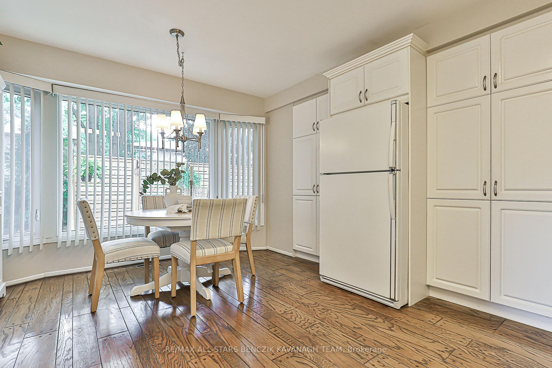 Photo 13 of 213 Fincham Avenue, Markham, Markham Village — HOMEH