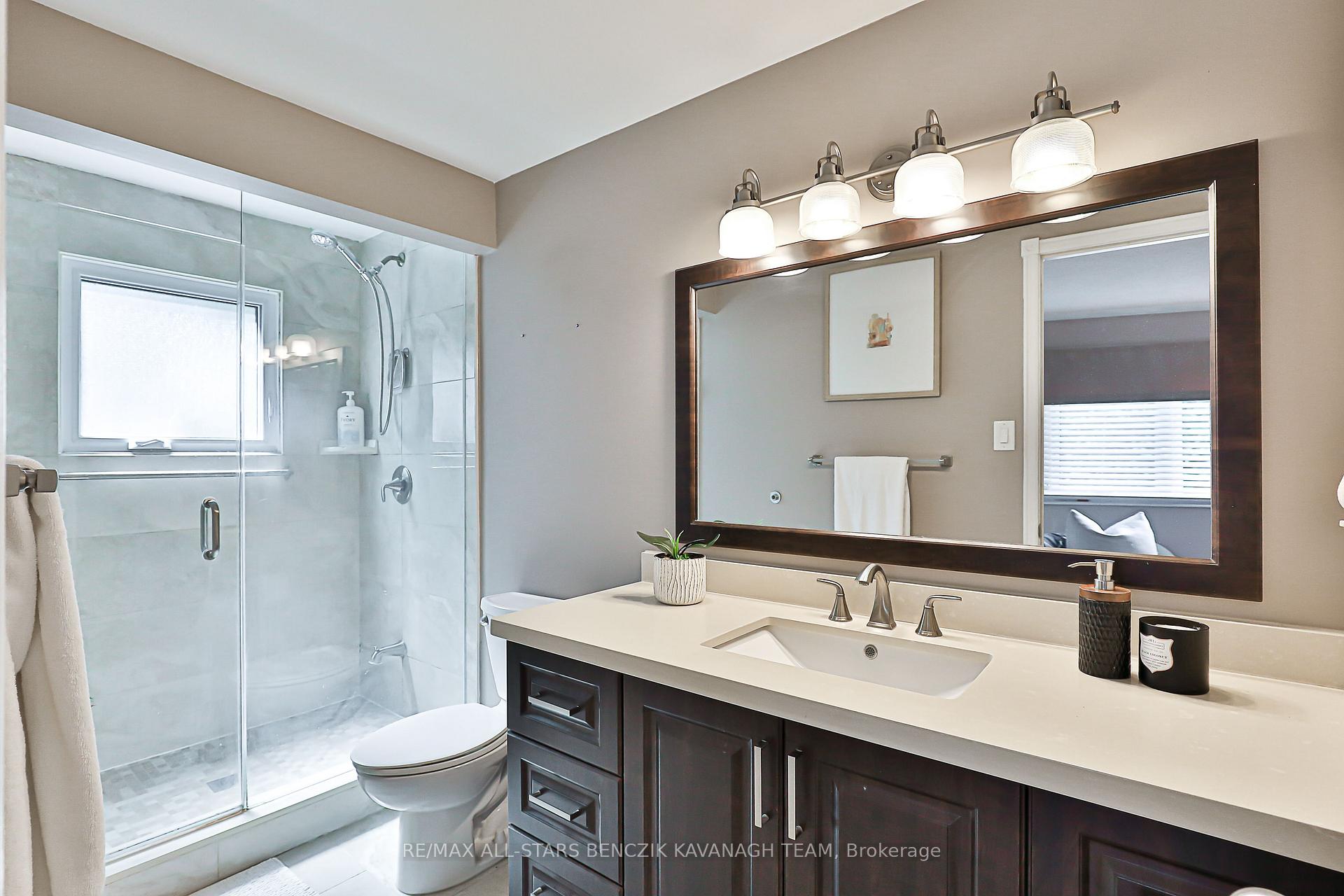 Photo 19 of 213 Fincham Avenue, Markham, Markham Village — HOMEH