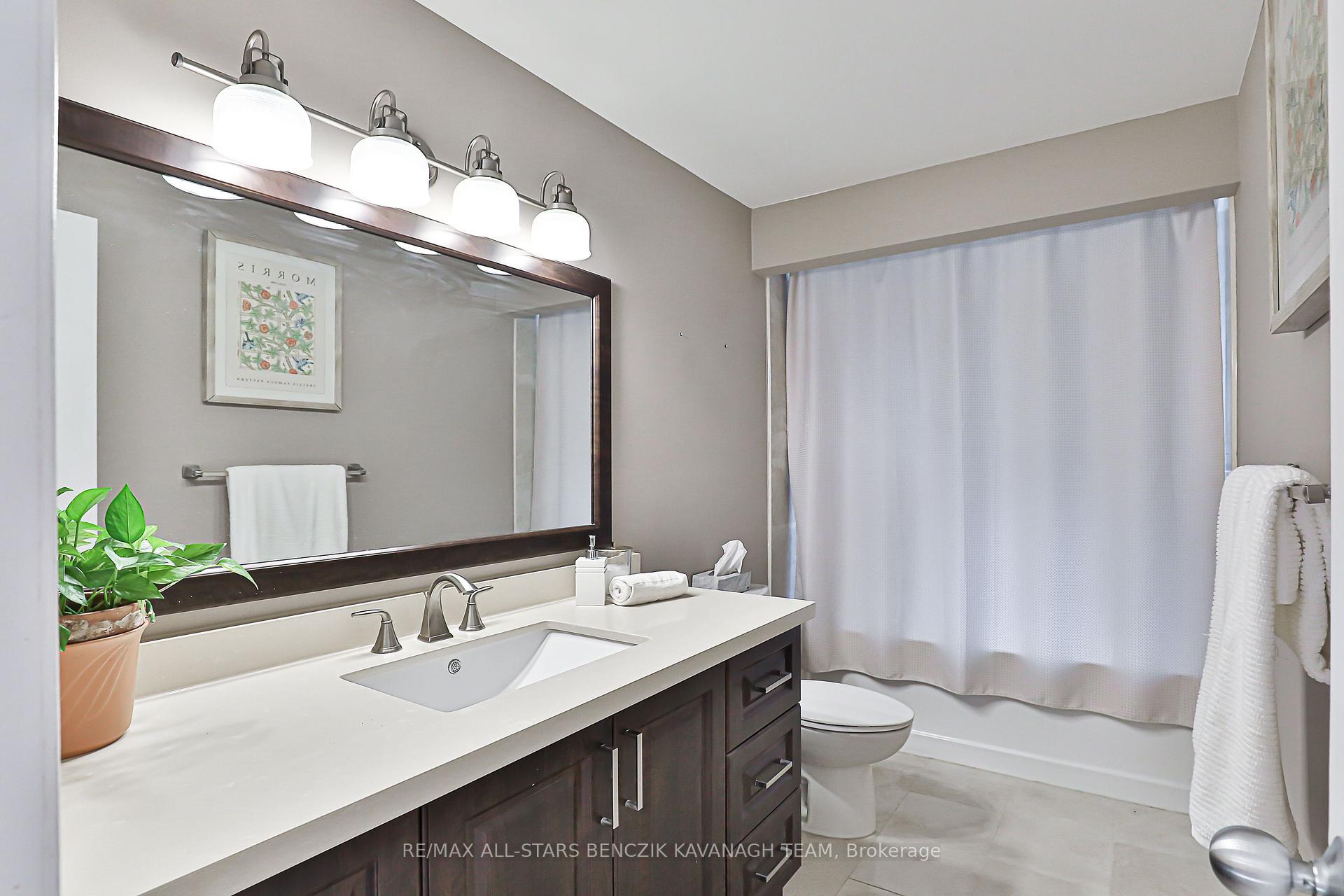 Photo 22 of 213 Fincham Avenue, Markham, Markham Village — HOMEH