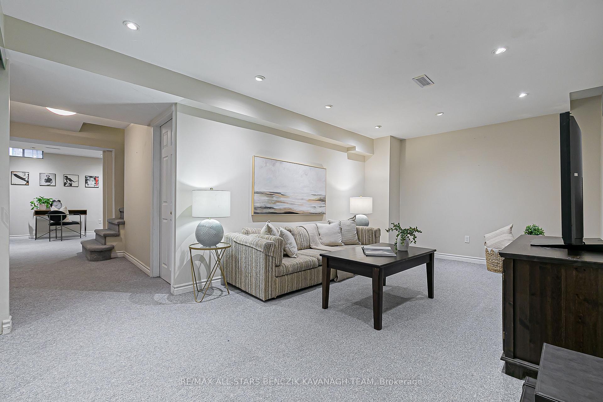 Photo 24 of 213 Fincham Avenue, Markham, Markham Village — HOMEH