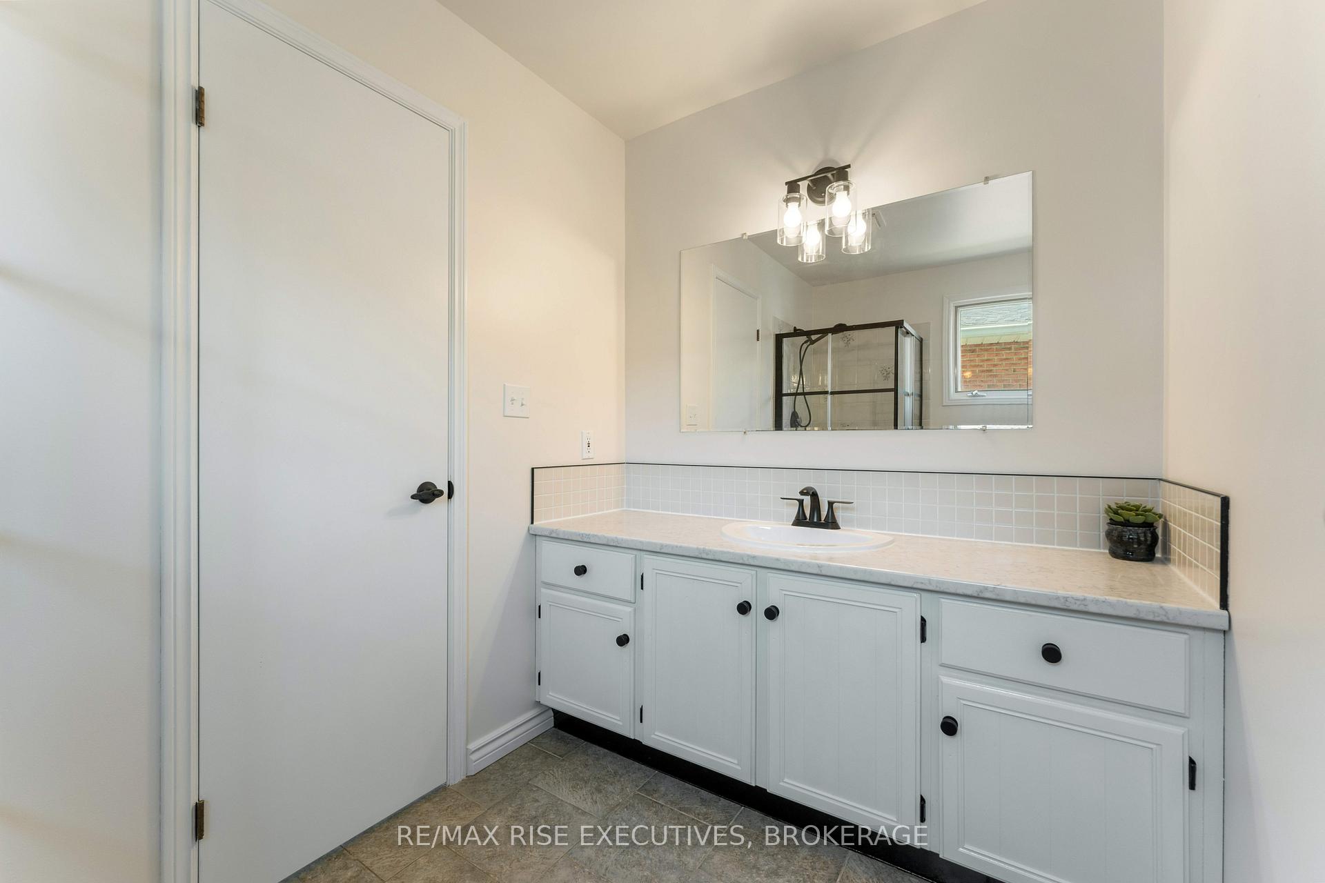 Photo 16 of 656 Rivermeade Avenue, Kingston, East Gardiners Rd — HOMEH