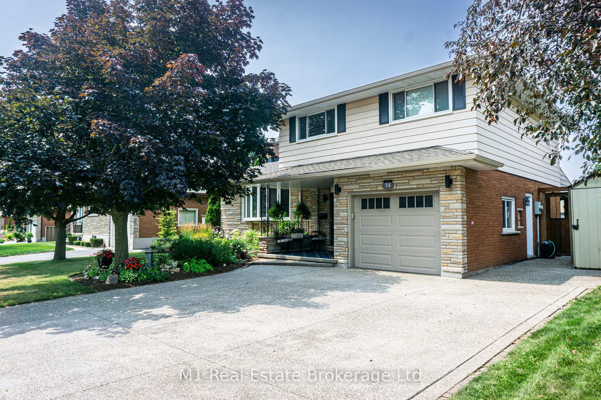 Photo 1 of 34 Strathcona Crescent, Kitchener — HOMEH