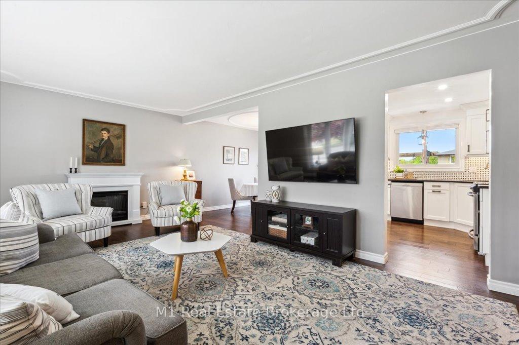 Photo 10 of 34 Strathcona Crescent, Kitchener — HOMEH