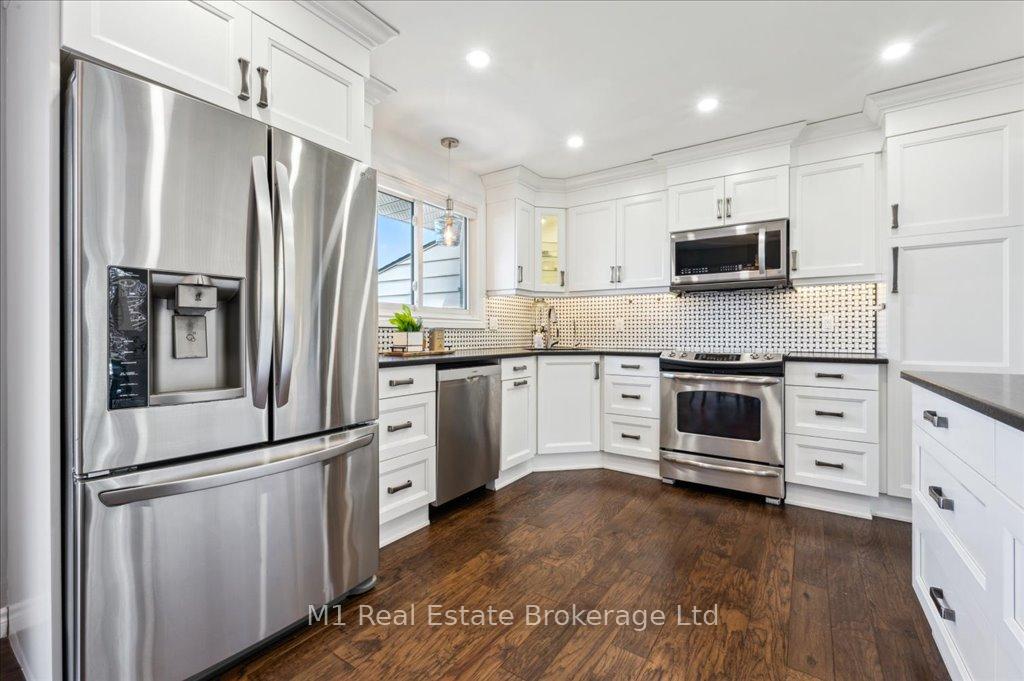 Photo 14 of 34 Strathcona Crescent, Kitchener — HOMEH
