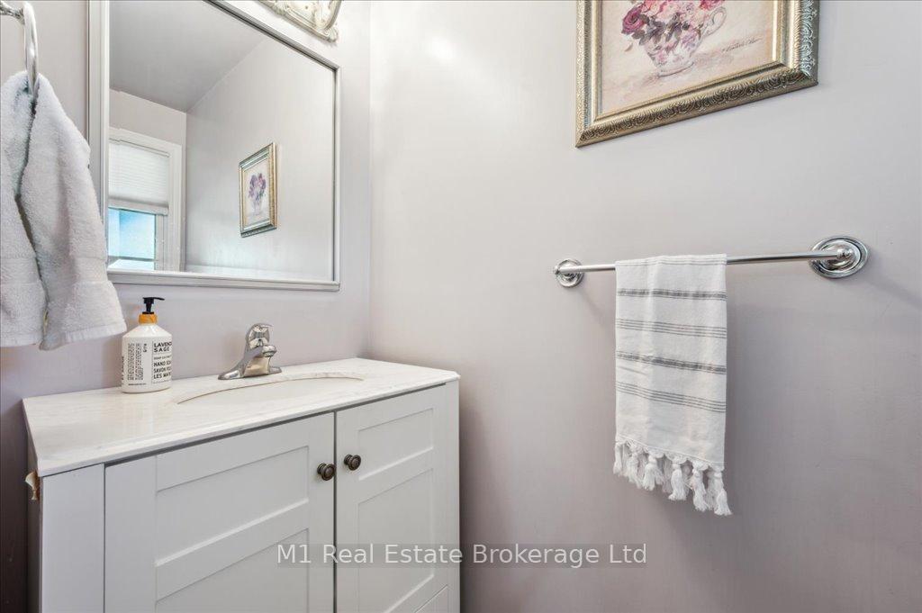 Photo 24 of 34 Strathcona Crescent, Kitchener — HOMEH