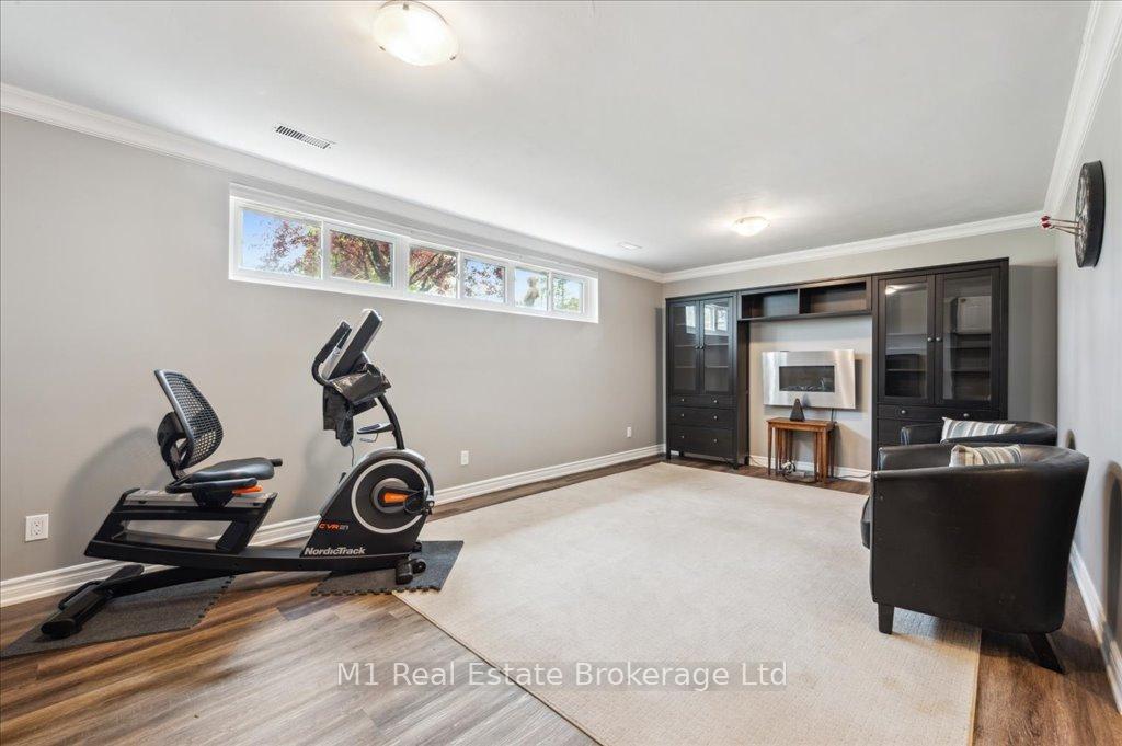 Photo 35 of 34 Strathcona Crescent, Kitchener — HOMEH