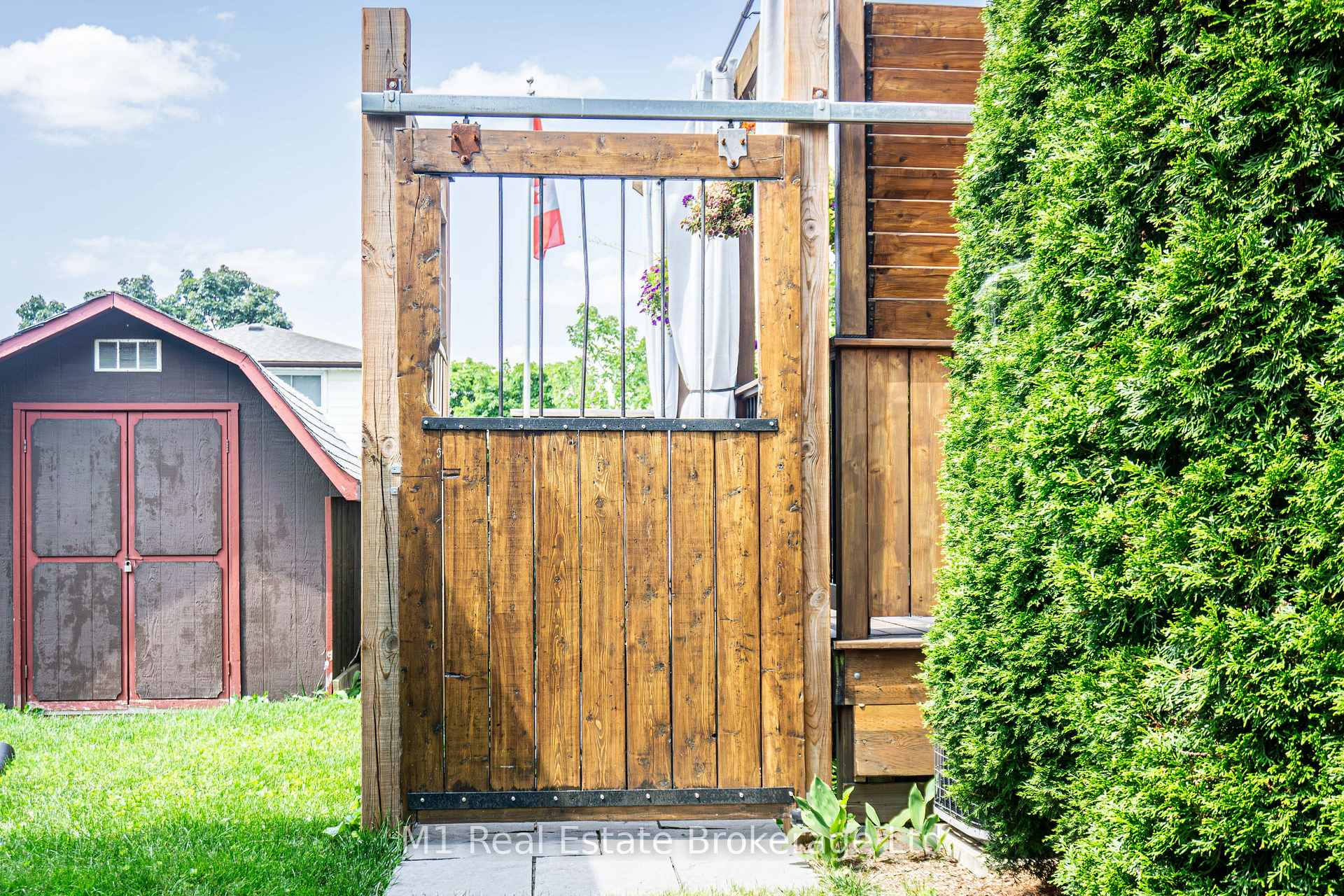 Photo 36 of 34 Strathcona Crescent, Kitchener — HOMEH