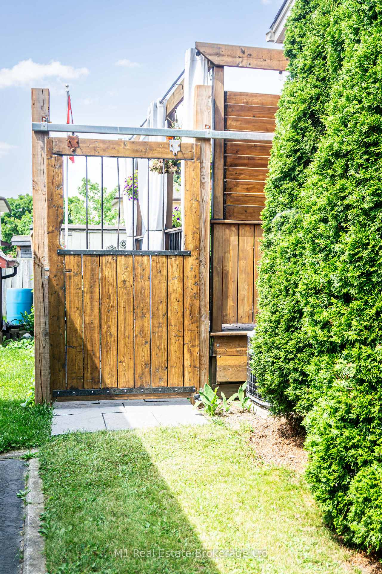 Photo 37 of 34 Strathcona Crescent, Kitchener — HOMEH
