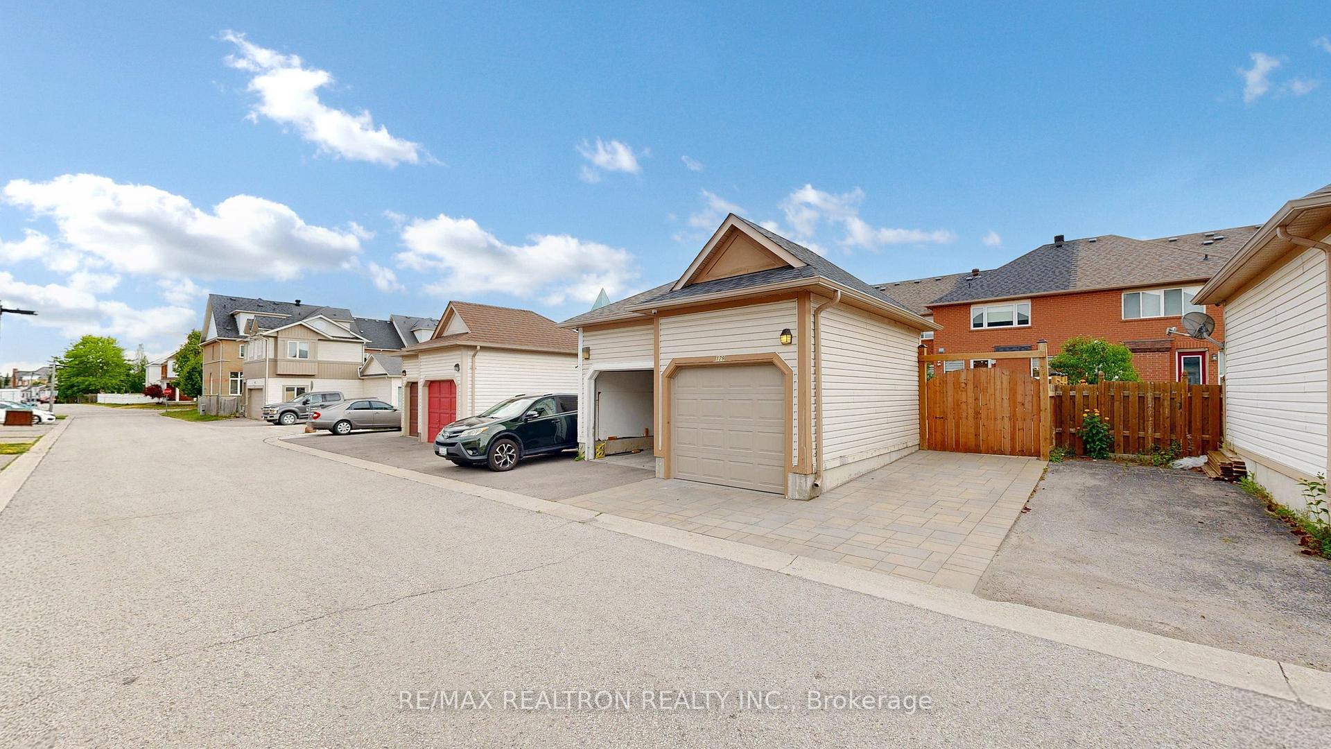 Photo 3 of 129 Walkerville Road, Markham, Cornell — HOMEH