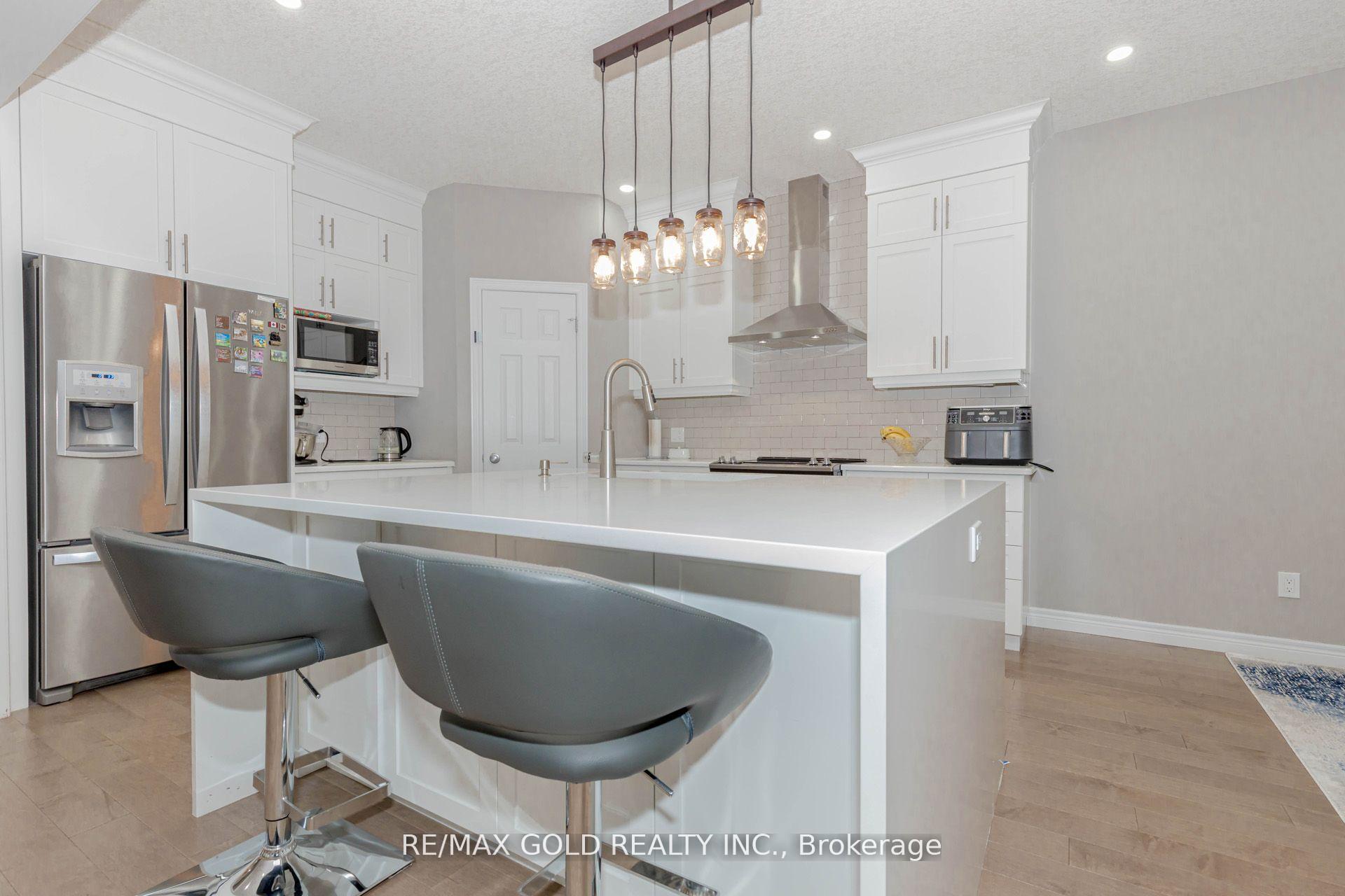 Photo 15 of 573 Florencedale Crescent, Kitchener — HOMEH