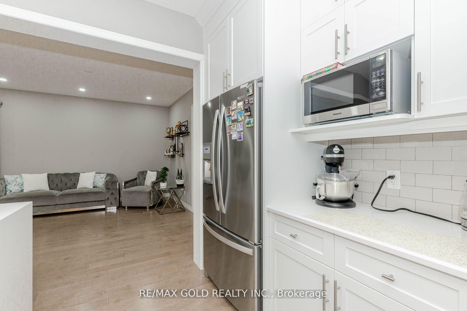 Photo 17 of 573 Florencedale Crescent, Kitchener — HOMEH