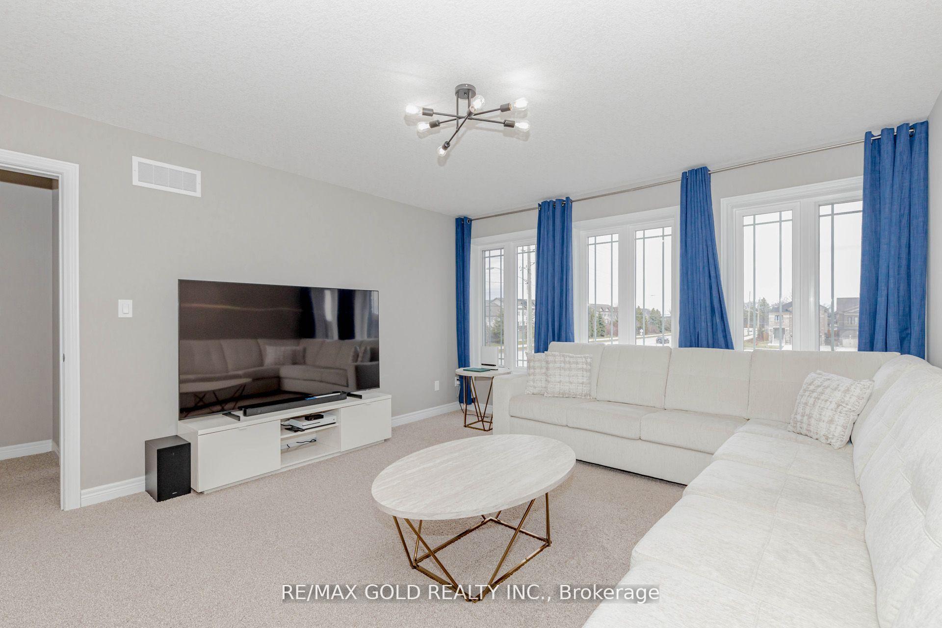 Photo 40 of 573 Florencedale Crescent, Kitchener — HOMEH