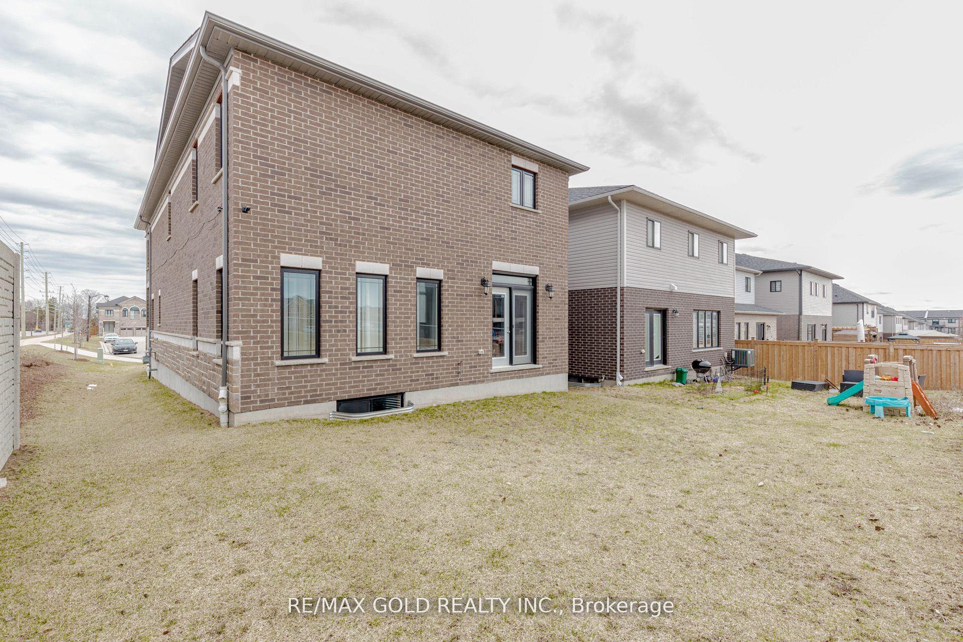 Photo 49 of 573 Florencedale Crescent, Kitchener — HOMEH